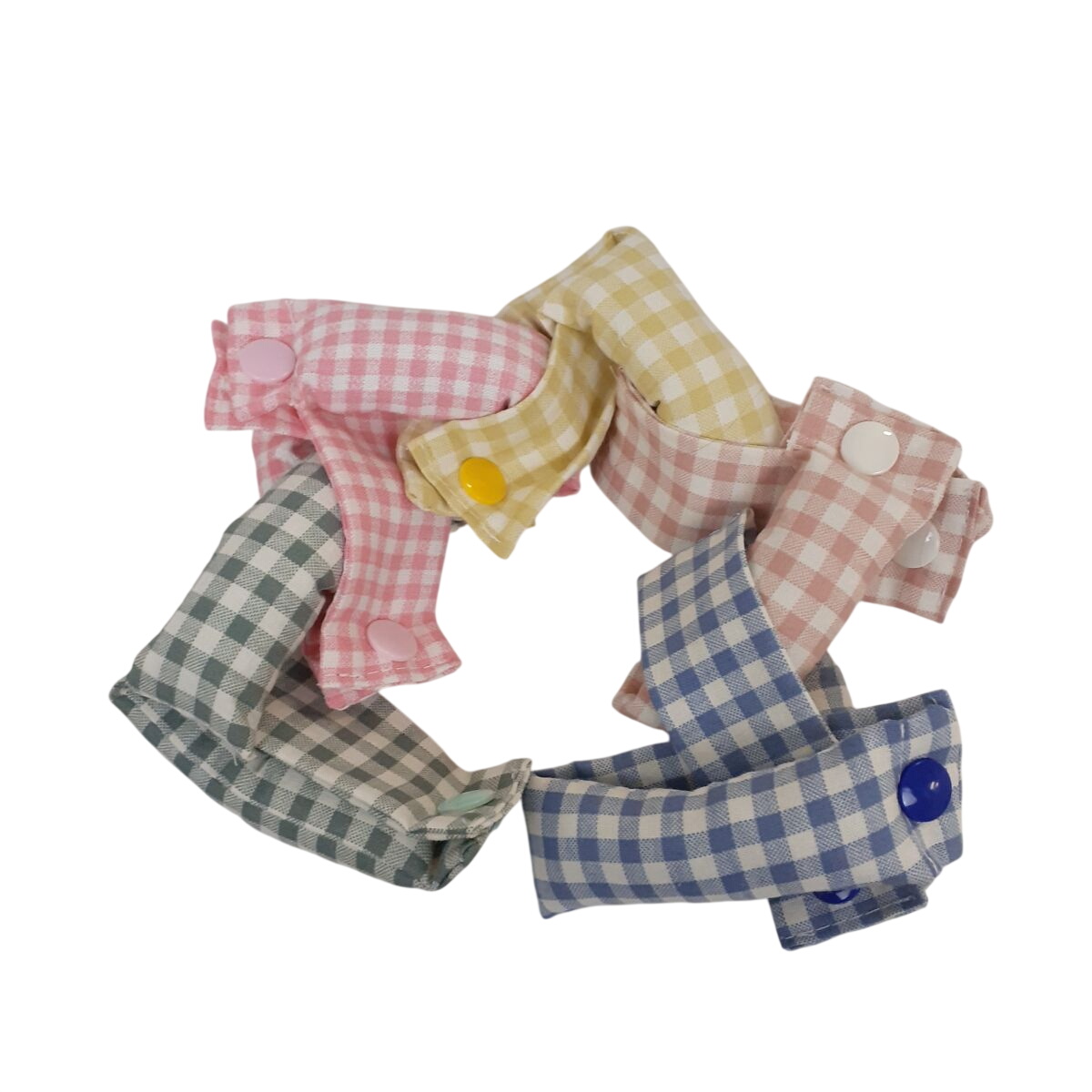Lot de 10 bigoudis en tissu - Fait main Parfait état - 11,00 € Lot de 10 bigoudis en tissu - Fait main Parfait état reconditionné disponible sur Label Emmaüs