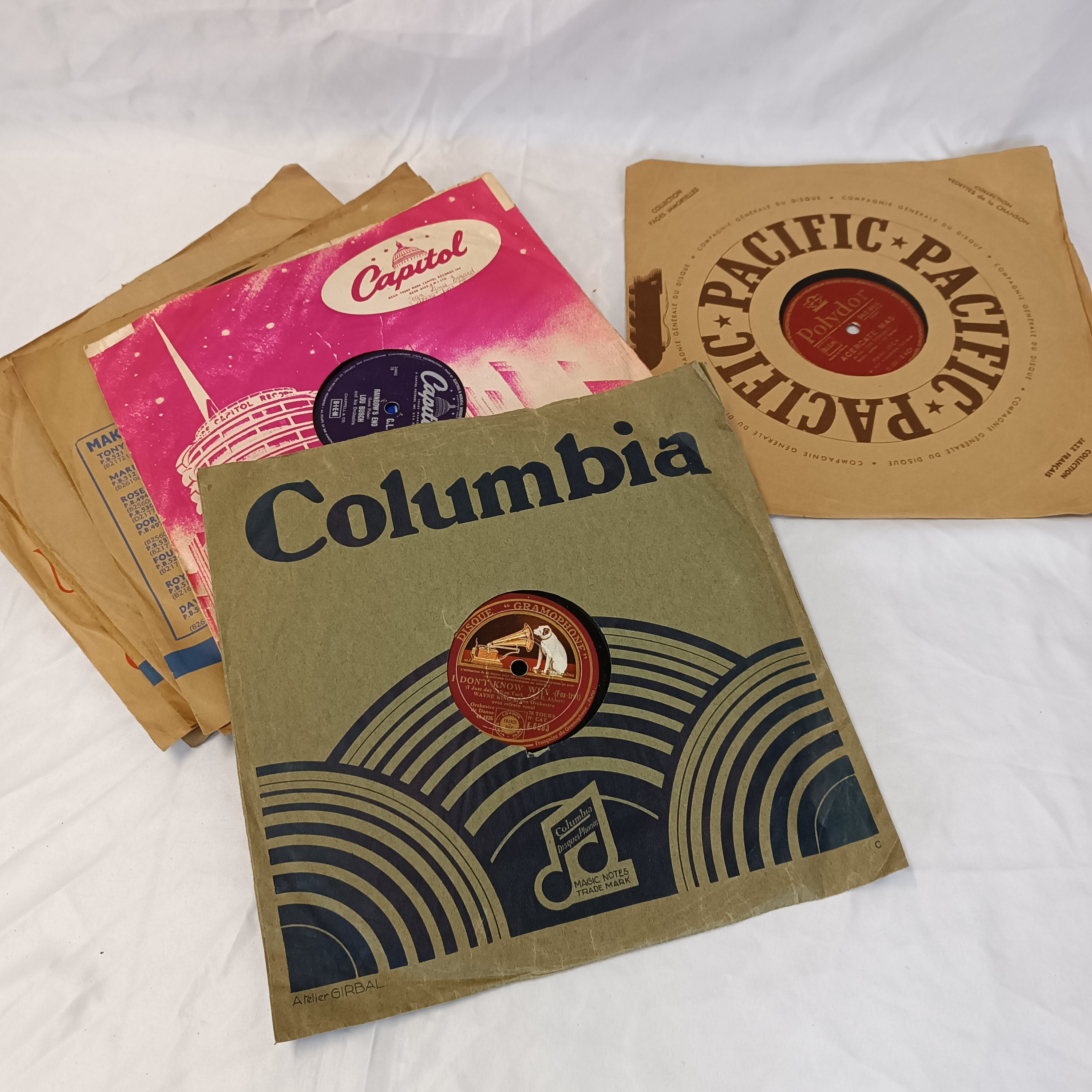 Lot de 10 disques vinyles 78T pour déco (Vogue, Polydor, Pathé, etc.) État correct - alternatives disponibles sur Dero Lot de 10 disques vinyles 78T pour déco (Vogue, Polydor, Pathé, etc.) État correct reconditionné (offre indisponible)