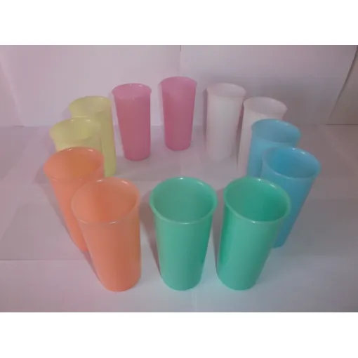 Lot De 12 Hauts Gobelets Colorés « Tupperware » - Plastique - Vintage Bon état reconditionné disponible sur Rakuten