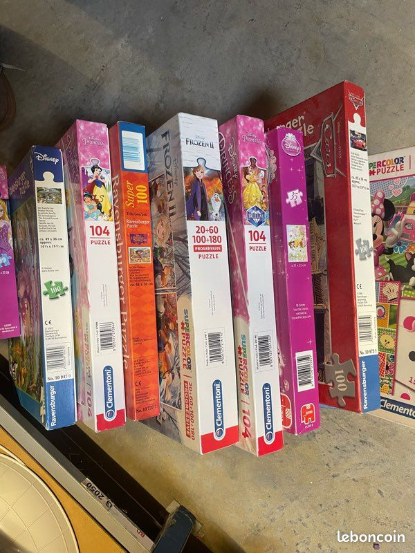 Voir photo 2 de Lot de 12 puzzles Disney variés Lot de 12 puzzles Disney variés Très bon état reconditionné photo 2