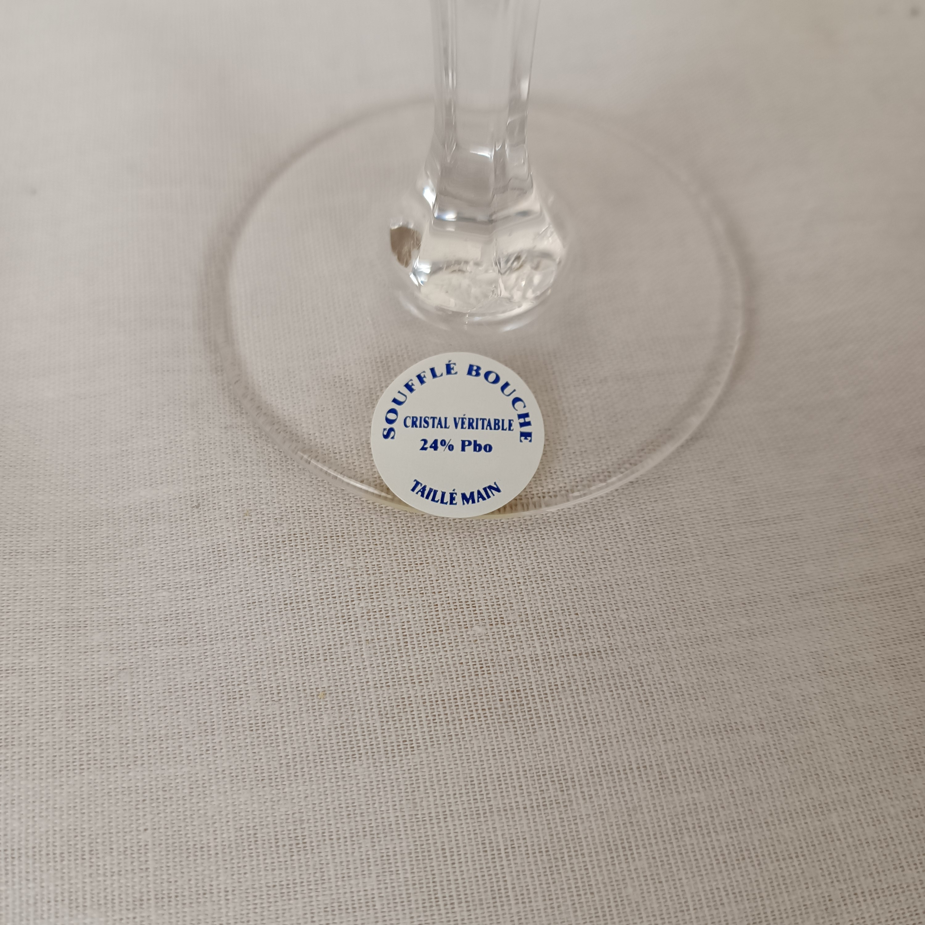 Voir photo 7 de Lot de 12 verres à vin en cristal (24% PbO) soufflé , taillé à la main, artisanat de Lorraine (2 boîtes) - 12cl Lot de 12 verres à vin en cristal (24% PbO) soufflé , taillé à la main, artisanat de Lorraine (2 boîtes) - 12cl reconditionné photo 7