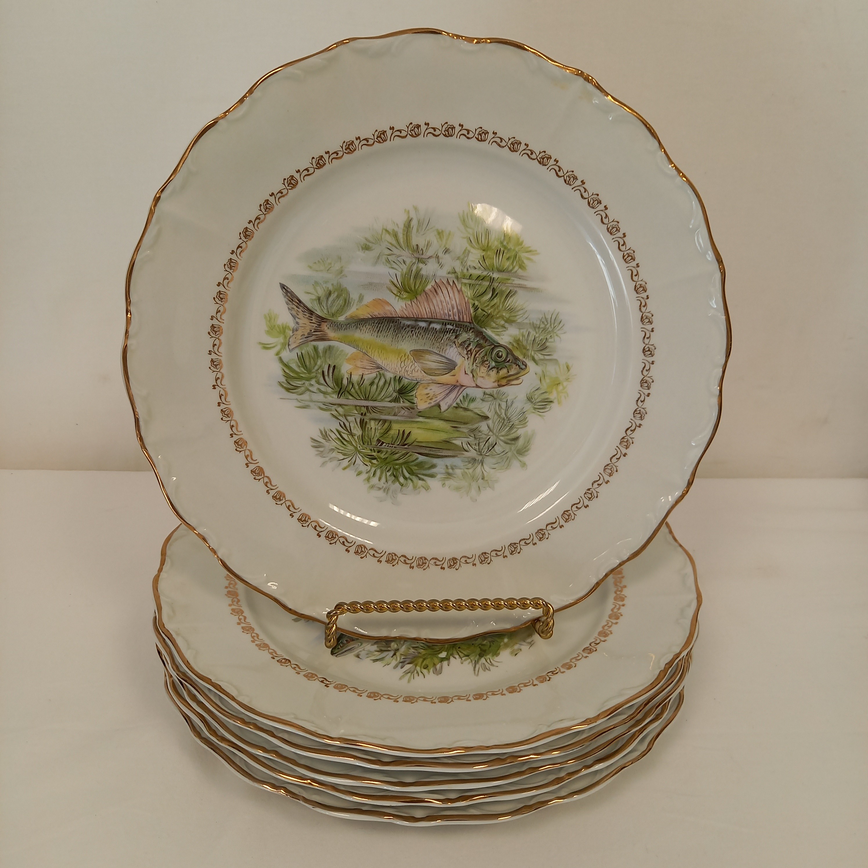 Voir photo 5 de Lot de 13 pièces Service à poisson composé de : 12 Assiettes plates et 1 Assiette ovale Lot de 13 pièces Service à poisson composé de : 12 Assiettes plates et 1 Assiette ovale Bon état reconditionné photo 5