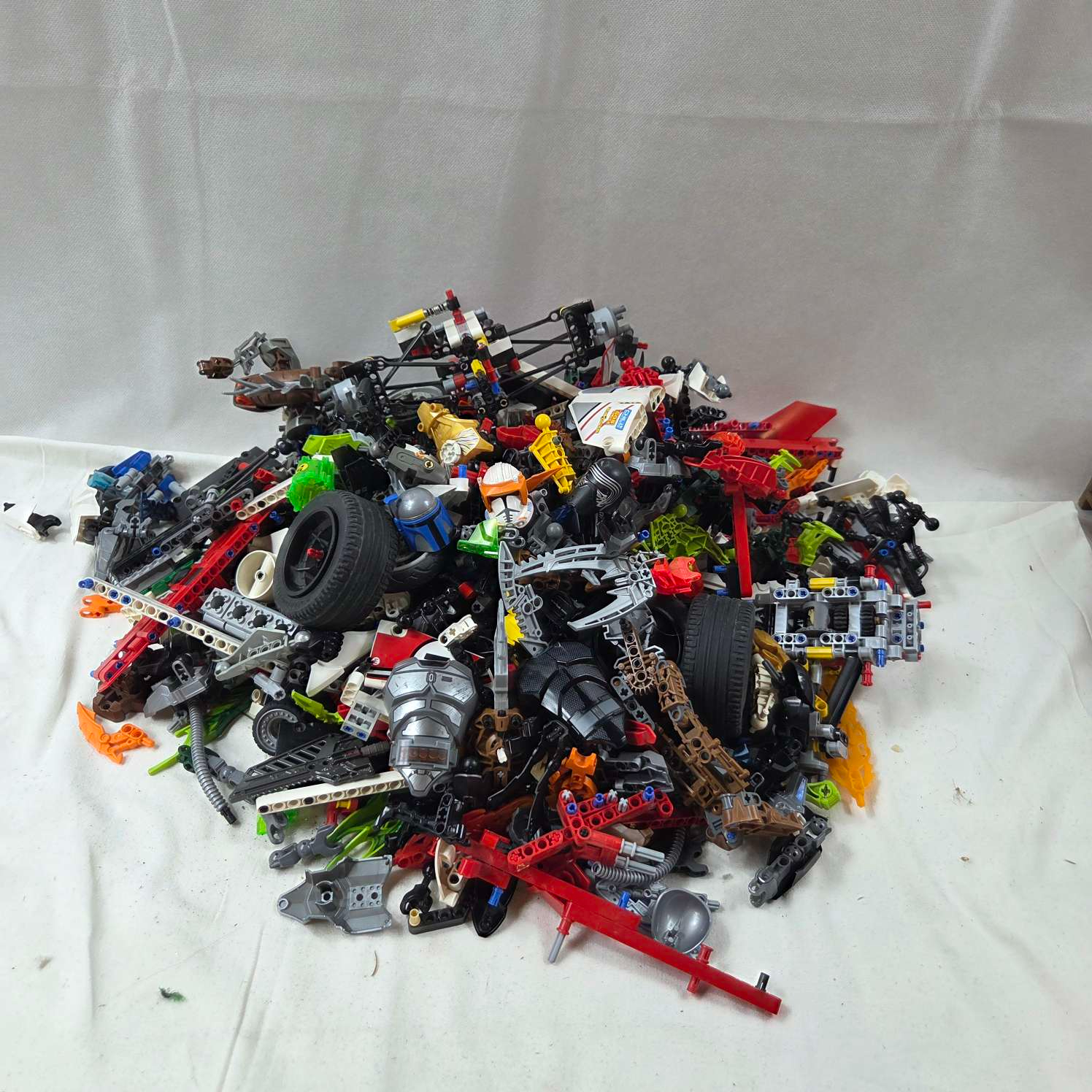 Voir photo 12 de Lot de 2.7 kg de lego bionicle et technique Lot de 2.7 kg de lego bionicle et technique Très bon état reconditionné photo 12