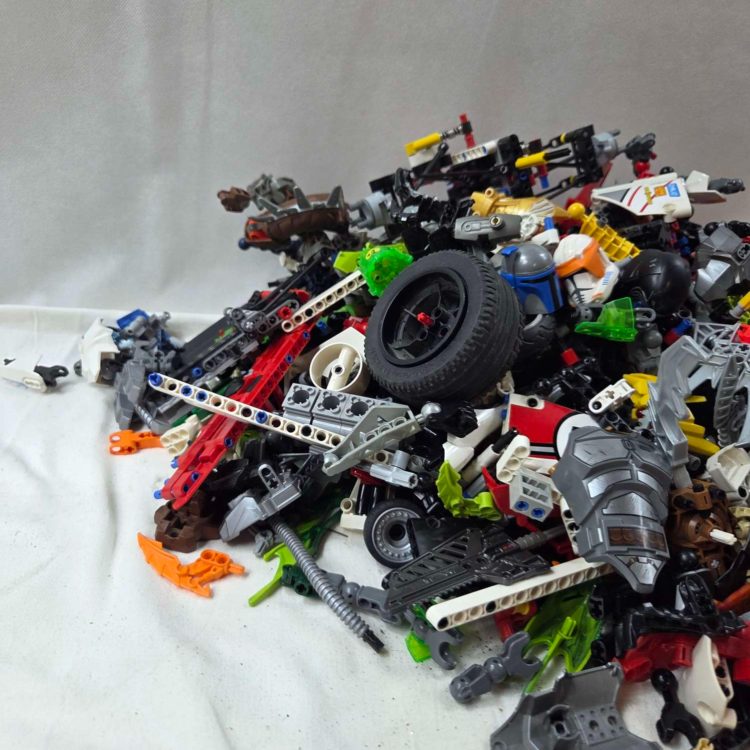 Voir photo 13 de Lot de 2.7 kg de lego bionicle et technique Lot de 2.7 kg de lego bionicle et technique Très bon état reconditionné photo 13