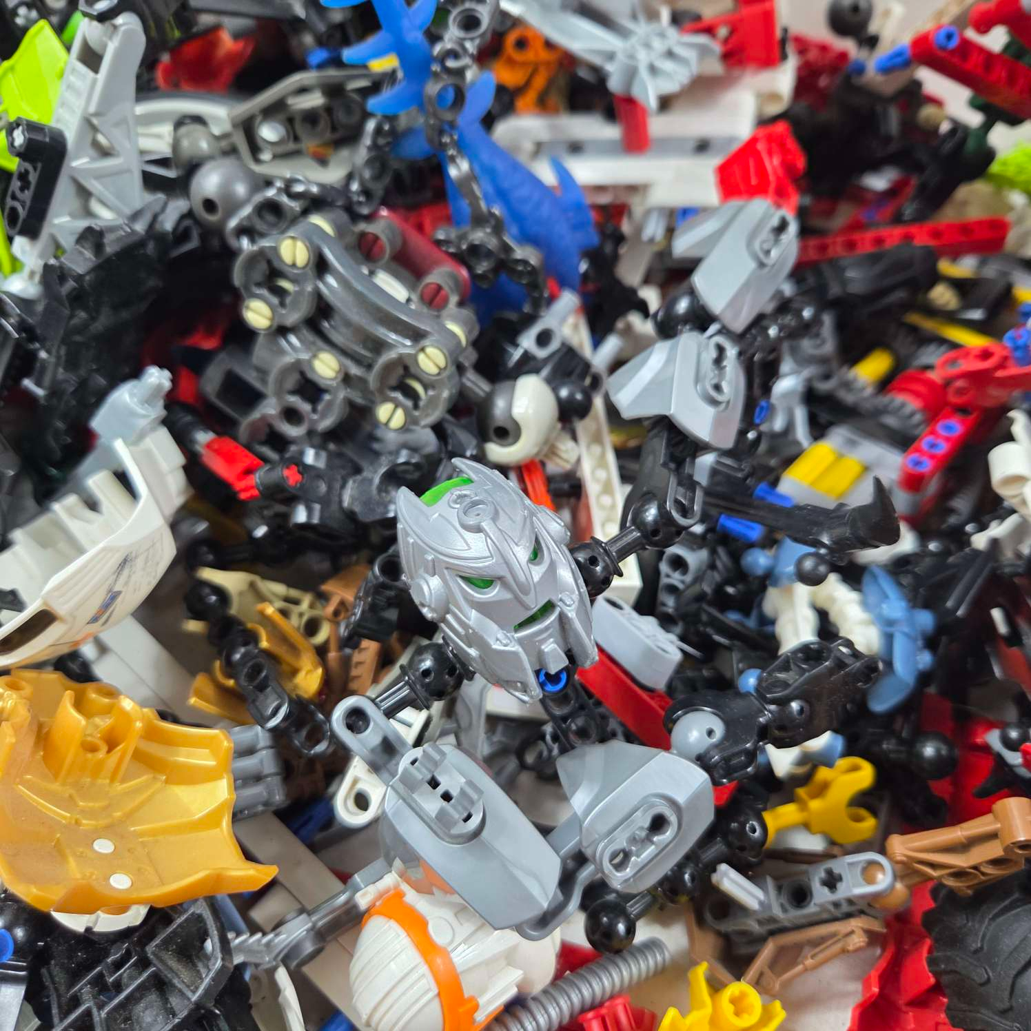 Voir photo 16 de Lot de 2.7 kg de lego bionicle et technique Lot de 2.7 kg de lego bionicle et technique Très bon état reconditionné photo 16
