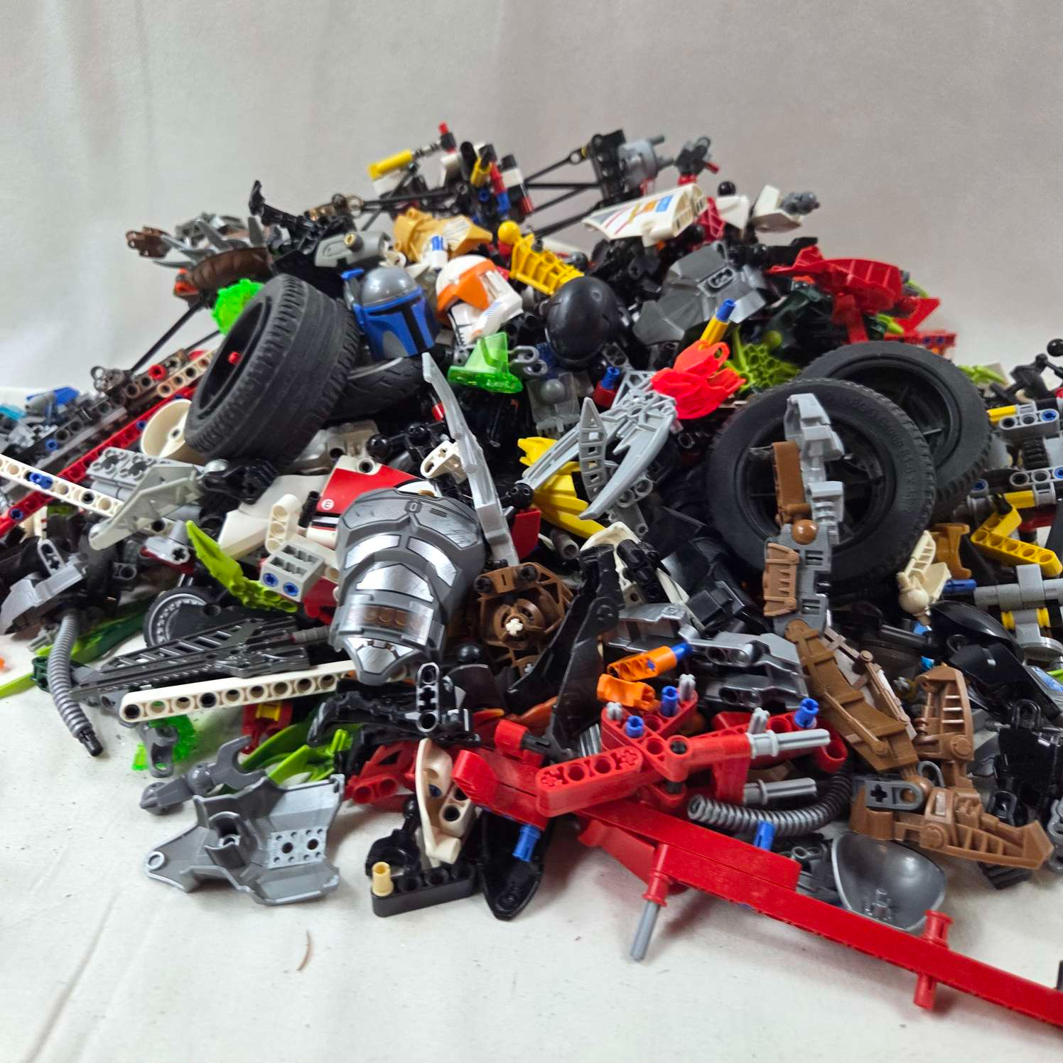 Voir photo 2 de Lot de 2.7 kg de lego bionicle et technique Lot de 2.7 kg de lego bionicle et technique Très bon état reconditionné photo 2