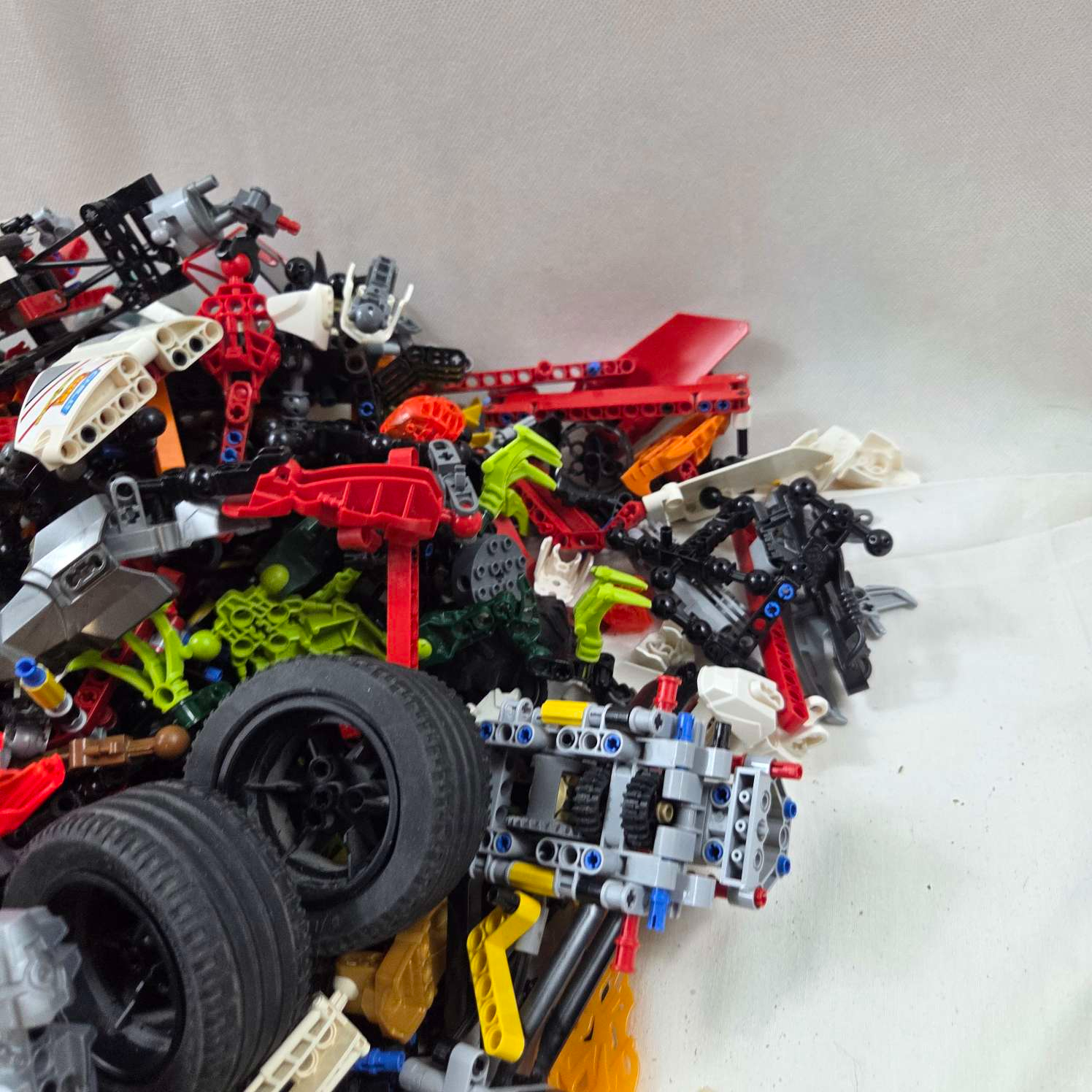 Voir photo 22 de Lot de 2.7 kg de lego bionicle et technique Lot de 2.7 kg de lego bionicle et technique Très bon état reconditionné photo 22
