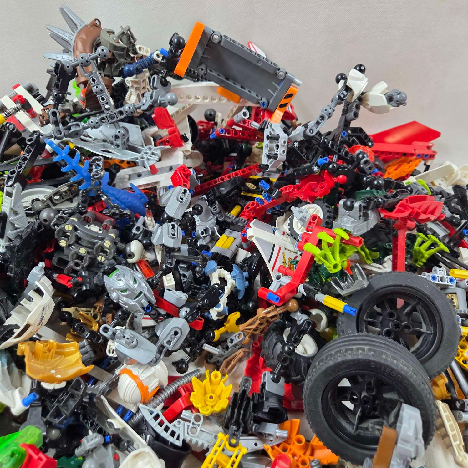 Voir photo 24 de Lot de 2.7 kg de lego bionicle et technique Lot de 2.7 kg de lego bionicle et technique Très bon état reconditionné photo 24