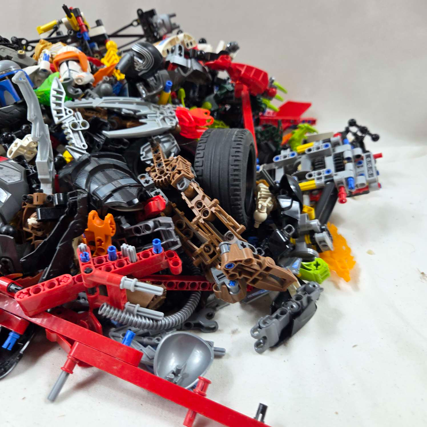 Voir photo 4 de Lot de 2.7 kg de lego bionicle et technique Lot de 2.7 kg de lego bionicle et technique Très bon état reconditionné photo 4