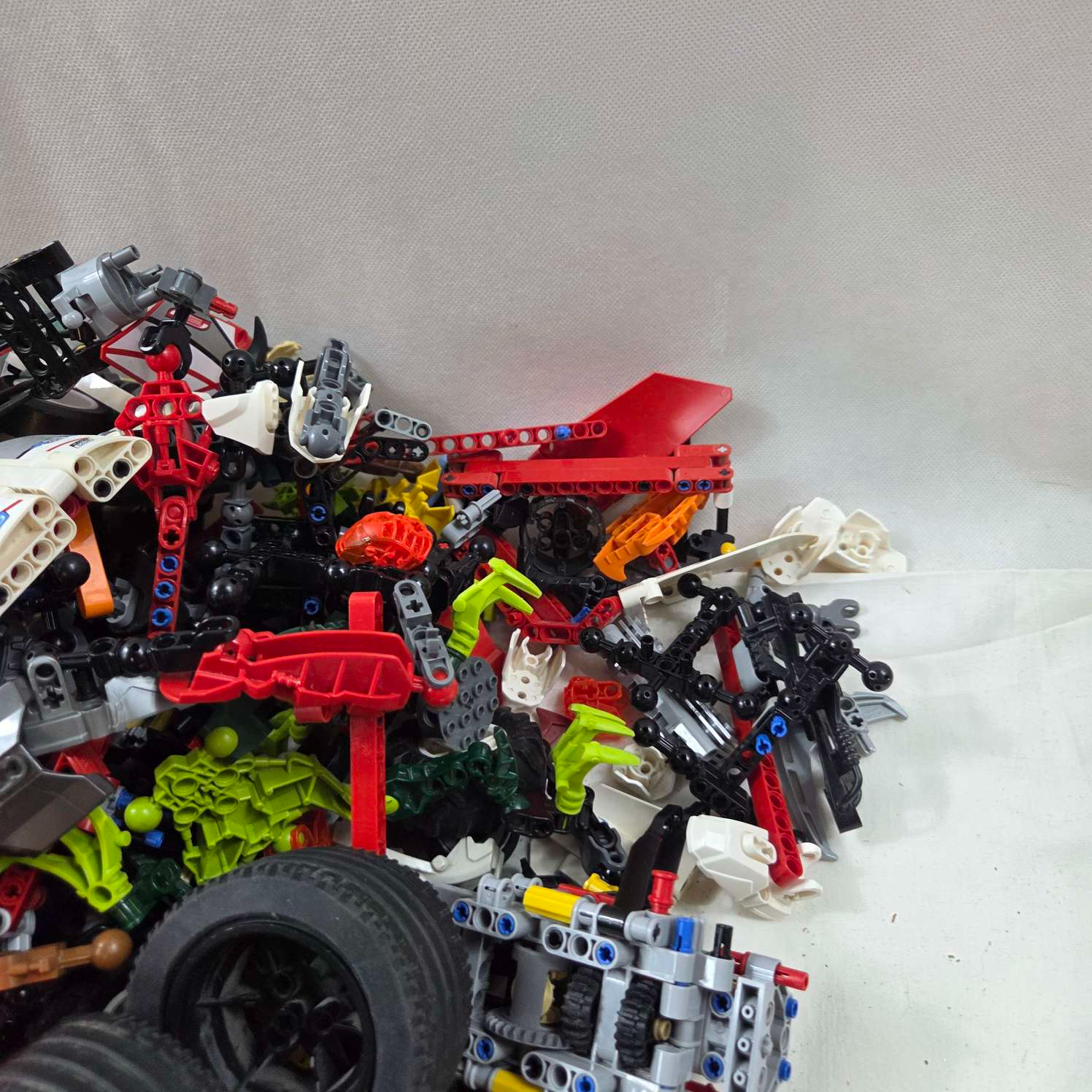 Voir photo 5 de Lot de 2.7 kg de lego bionicle et technique Lot de 2.7 kg de lego bionicle et technique Très bon état reconditionné photo 5