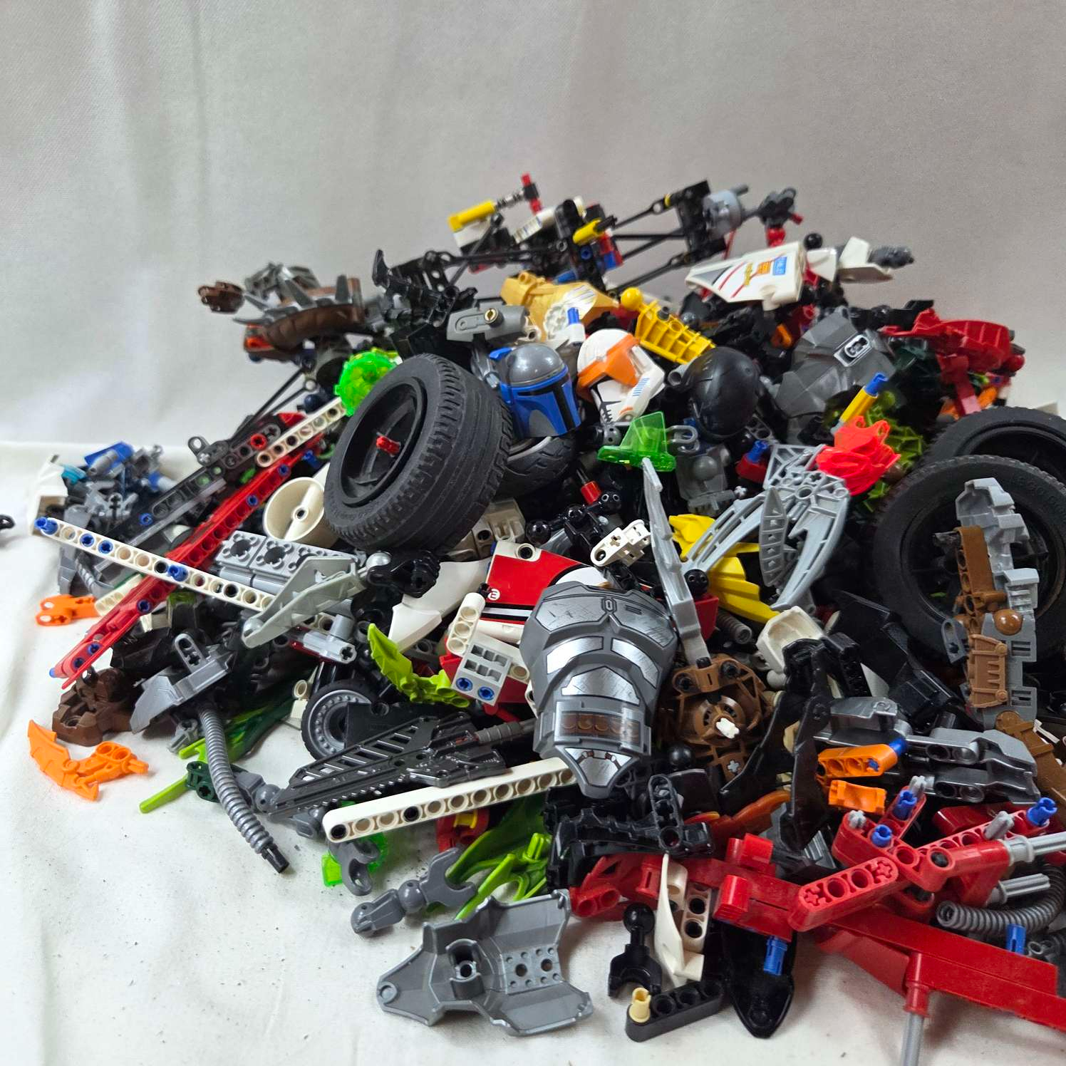 Voir photo 6 de Lot de 2.7 kg de lego bionicle et technique Lot de 2.7 kg de lego bionicle et technique Très bon état reconditionné photo 6