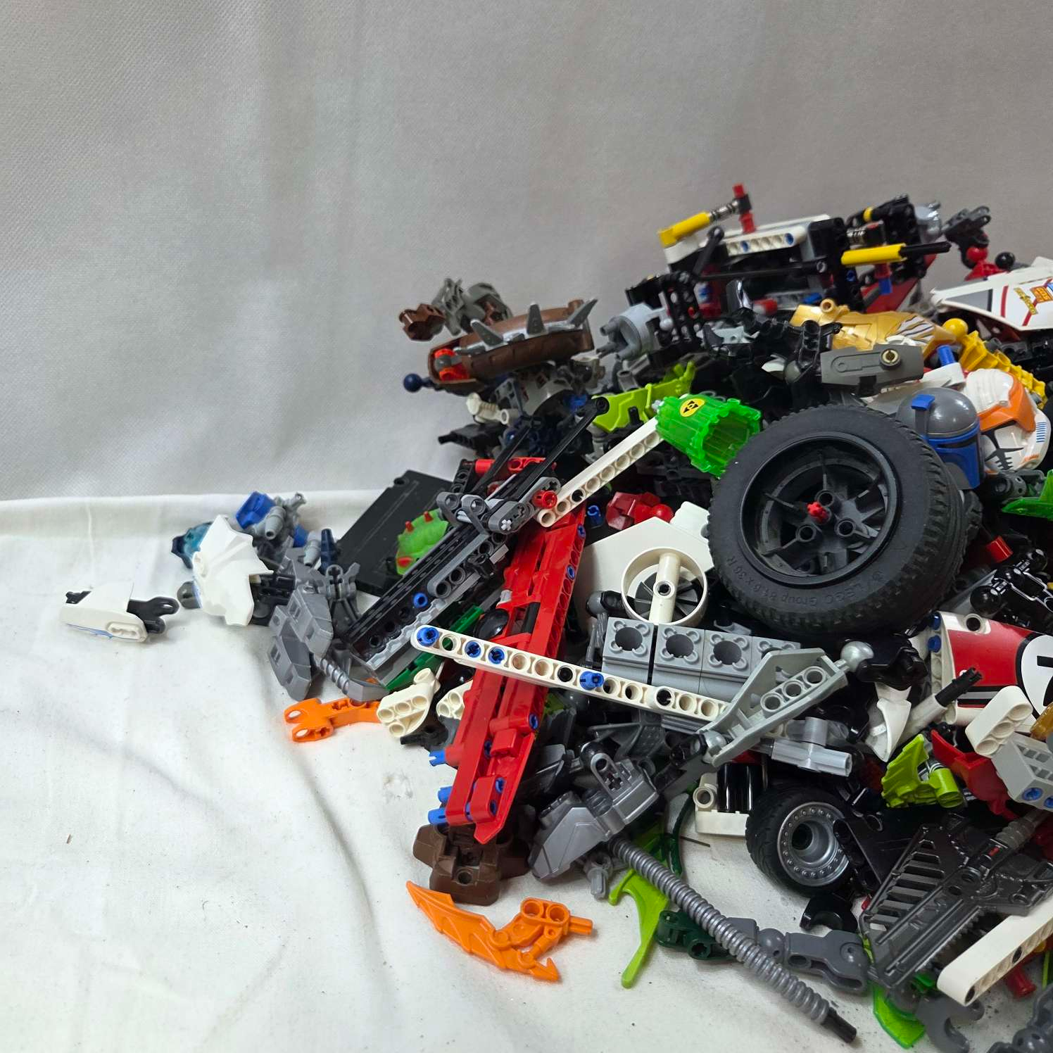 Voir photo 7 de Lot de 2.7 kg de lego bionicle et technique Lot de 2.7 kg de lego bionicle et technique Très bon état reconditionné photo 7
