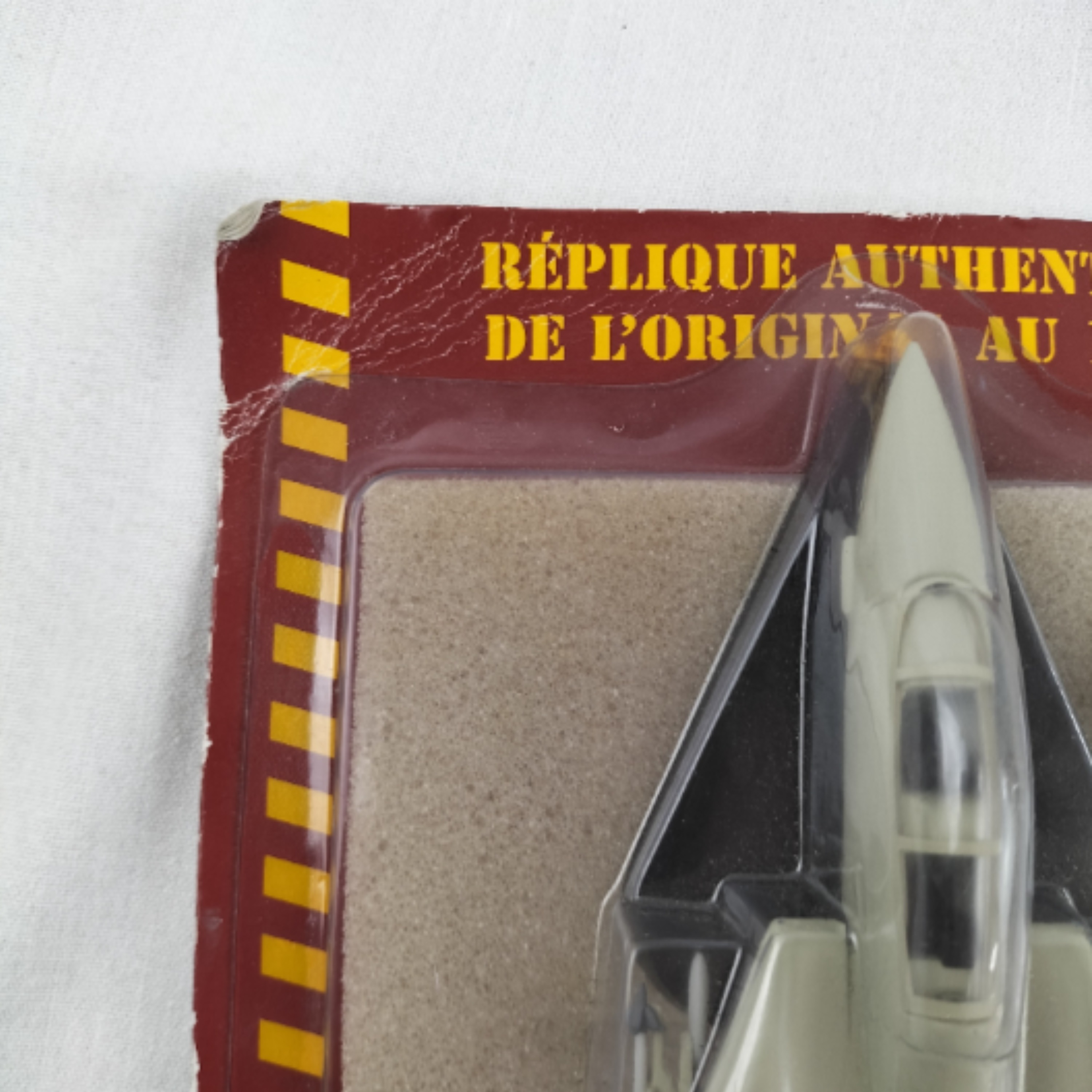 Voir photo 13 de Lot de 2 avions de chasse F-14 Tomcat – Modèles de collection en métal et plastique Lot de 2 avions de chasse F-14 Tomcat – Modèles de collection en métal et plastique Parfait état reconditionné photo 13