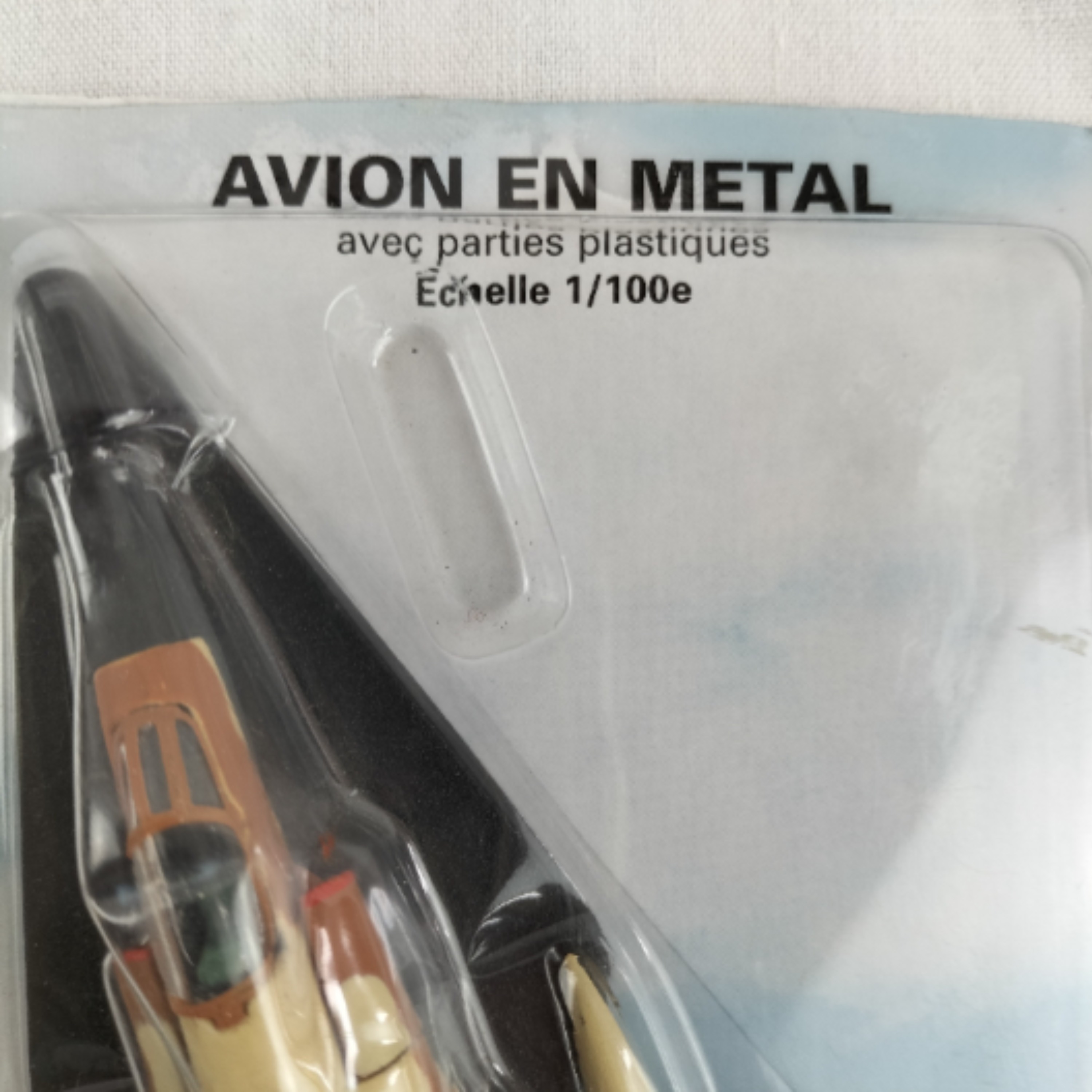 Voir photo 7 de Lot de 2 avions de chasse F-14 Tomcat – Modèles de collection en métal et plastique Lot de 2 avions de chasse F-14 Tomcat – Modèles de collection en métal et plastique Parfait état reconditionné photo 7