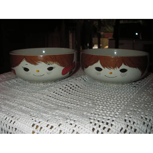 Lot De 2 Bols En Grès Émaillé Peints L'un Visage De Petit Garçon ,L'autre Visage De Petite Fille ,De Couleur Beige . occasion reconditionné disponible sur Rakuten