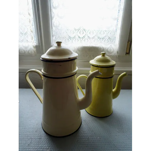 Lot De 2 Cafetières En Métal Émaillé occasion reconditionné disponible sur Rakuten