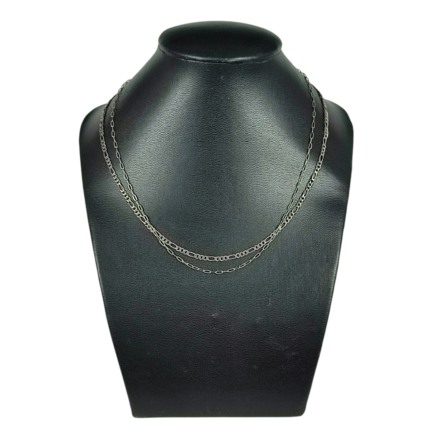 Acheter Lot de 2 chaînes en argent pour homme Bon état - 24,00 € Lot de 2 chaînes en argent pour homme Bon état reconditionné disponible sur Label Emmaüs