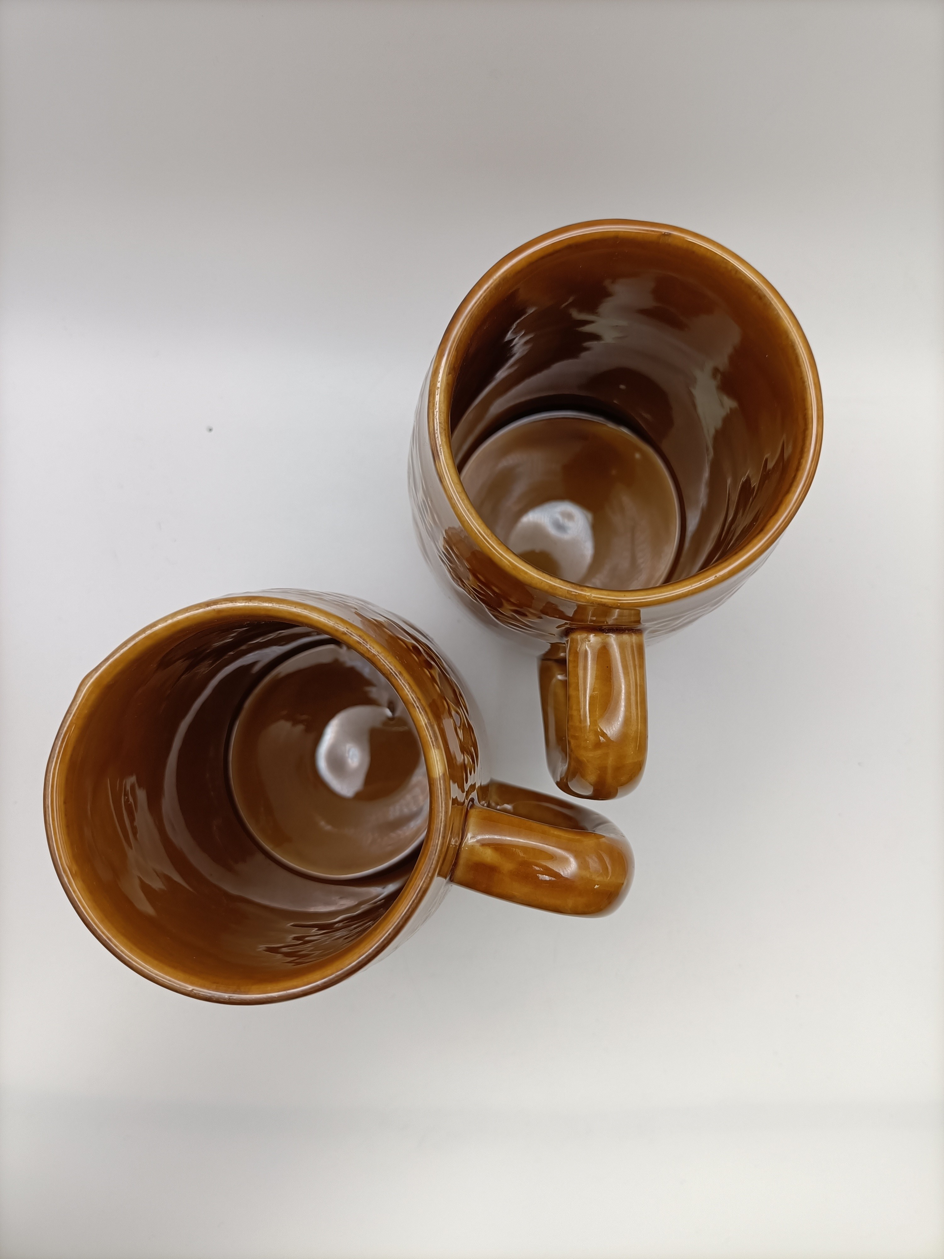 Voir photo 8 de Lot de 2 chopes à bière grès brun relief décor 1856 vintage bistrot Lot de 2 chopes à bière grès brun relief décor 1856 vintage bistrot Très bon état reconditionné photo 8