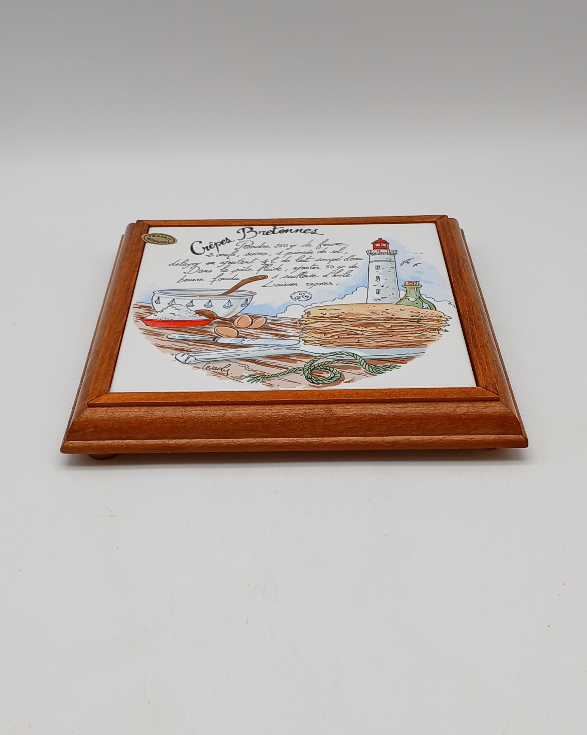 Voir photo 10 de Lot de 2 dessous de plat vintage en céramique et encadrement bois – Recette Crêpes Bretonnes & Vias Plage Lot de 2 dessous de plat vintage en céramique et encadrement bois – Recette Crêpes Bretonnes & Vias Plage Très bon état reconditionné photo 10