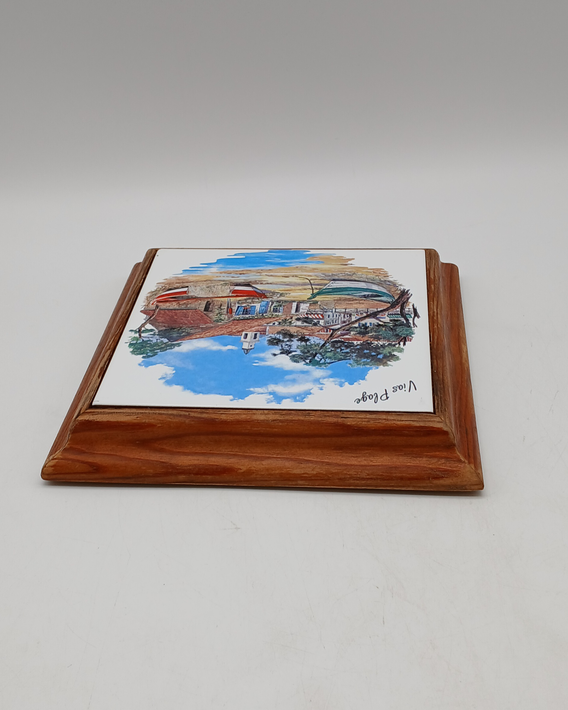 Voir photo 6 de Lot de 2 dessous de plat vintage en céramique et encadrement bois – Recette Crêpes Bretonnes & Vias Plage Lot de 2 dessous de plat vintage en céramique et encadrement bois – Recette Crêpes Bretonnes & Vias Plage Très bon état reconditionné photo 6