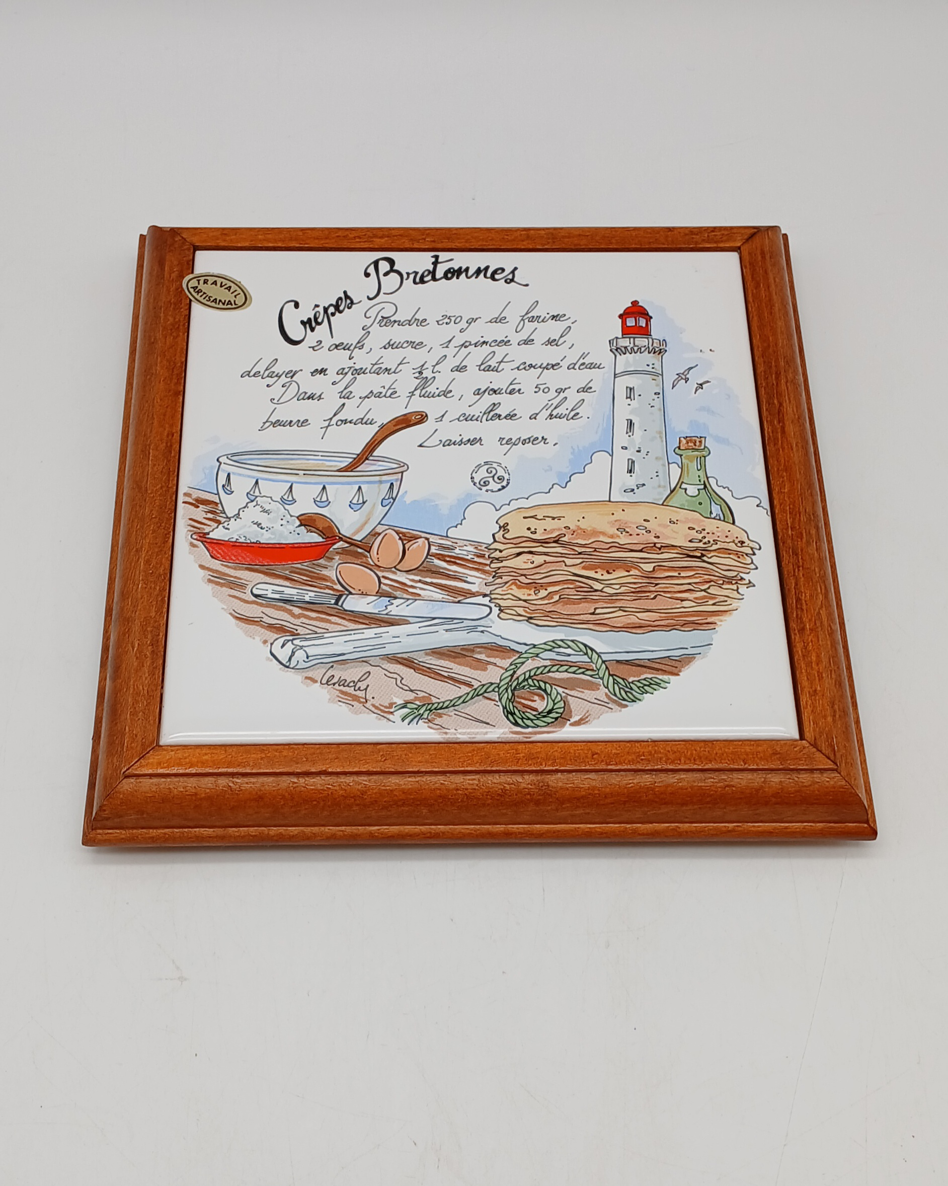 Voir photo 9 de Lot de 2 dessous de plat vintage en céramique et encadrement bois – Recette Crêpes Bretonnes & Vias Plage Lot de 2 dessous de plat vintage en céramique et encadrement bois – Recette Crêpes Bretonnes & Vias Plage Très bon état reconditionné photo 9