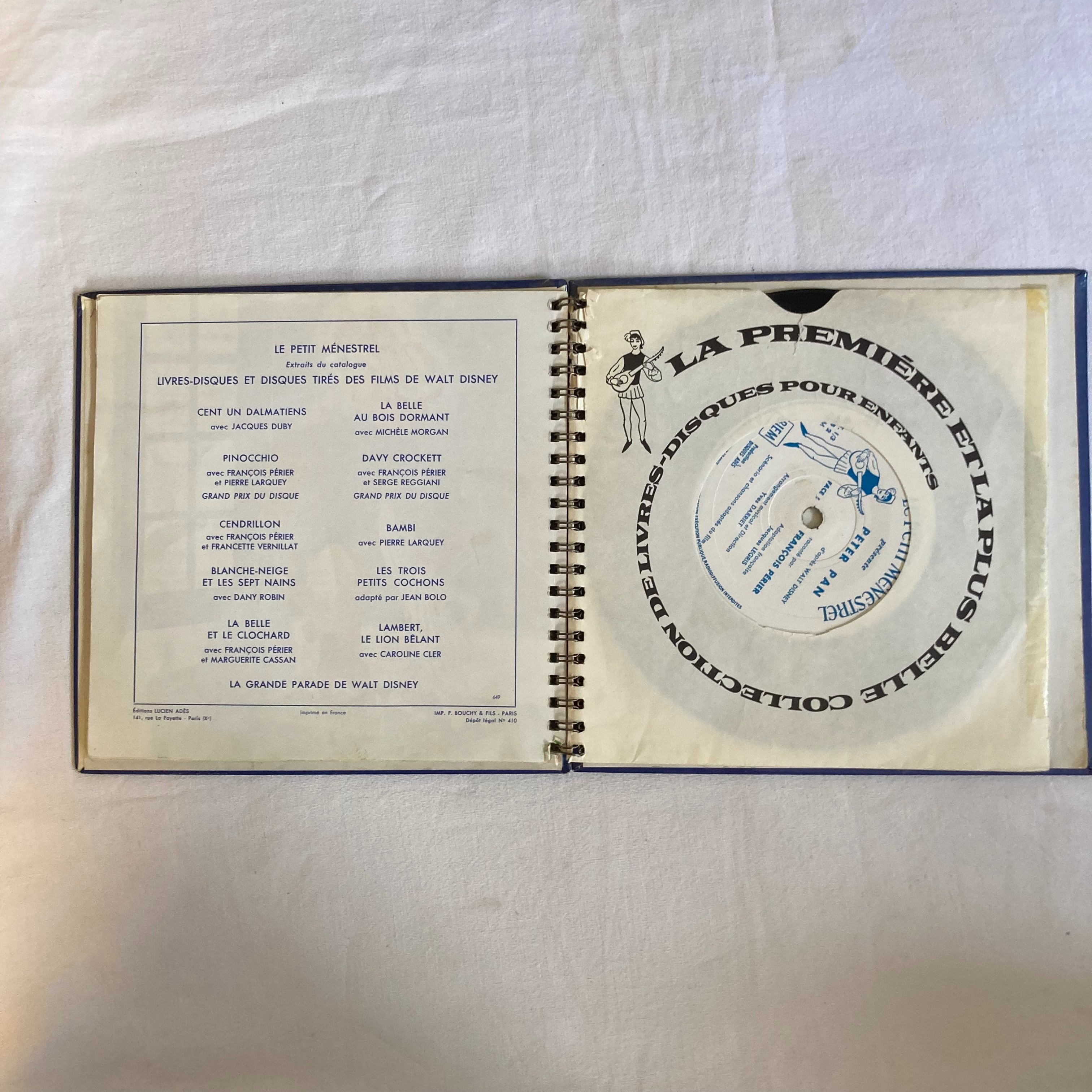 Voir photo 3 de Lot de 2 livres - disques vynil Walt Disney - 33 t - Bambi et Peter Pan Lot de 2 livres - disques vynil Walt Disney - 33 t - Bambi et Peter Pan État correct reconditionné photo 3