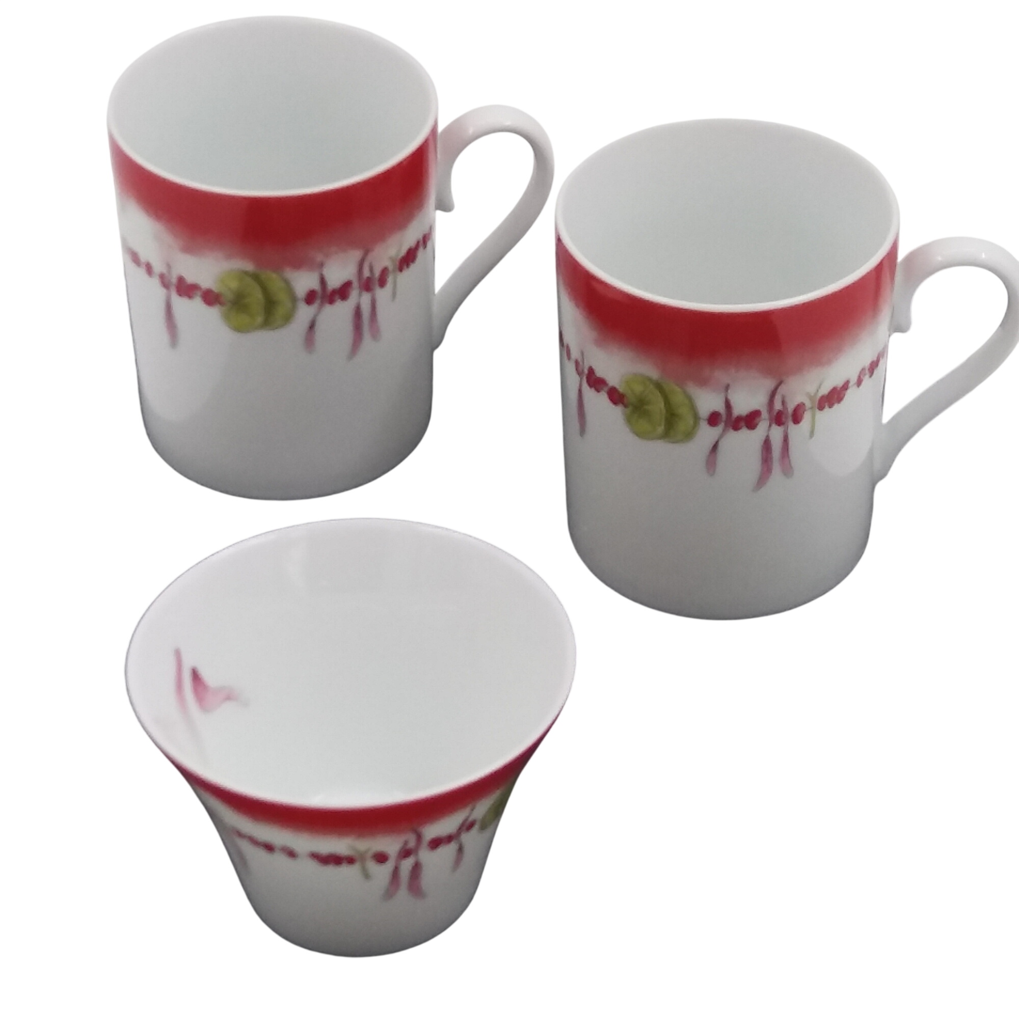 Lot de 2 mugs et leur sucrier en porcelaine. Polychrome. Medard de Noblat. Limoges France. Très bon état - 29,00 € Lot de 2 mugs et leur sucrier en porcelaine. Polychrome. Medard de Noblat. Limoges France. Très bon état reconditionné disponible sur Label Emmaüs