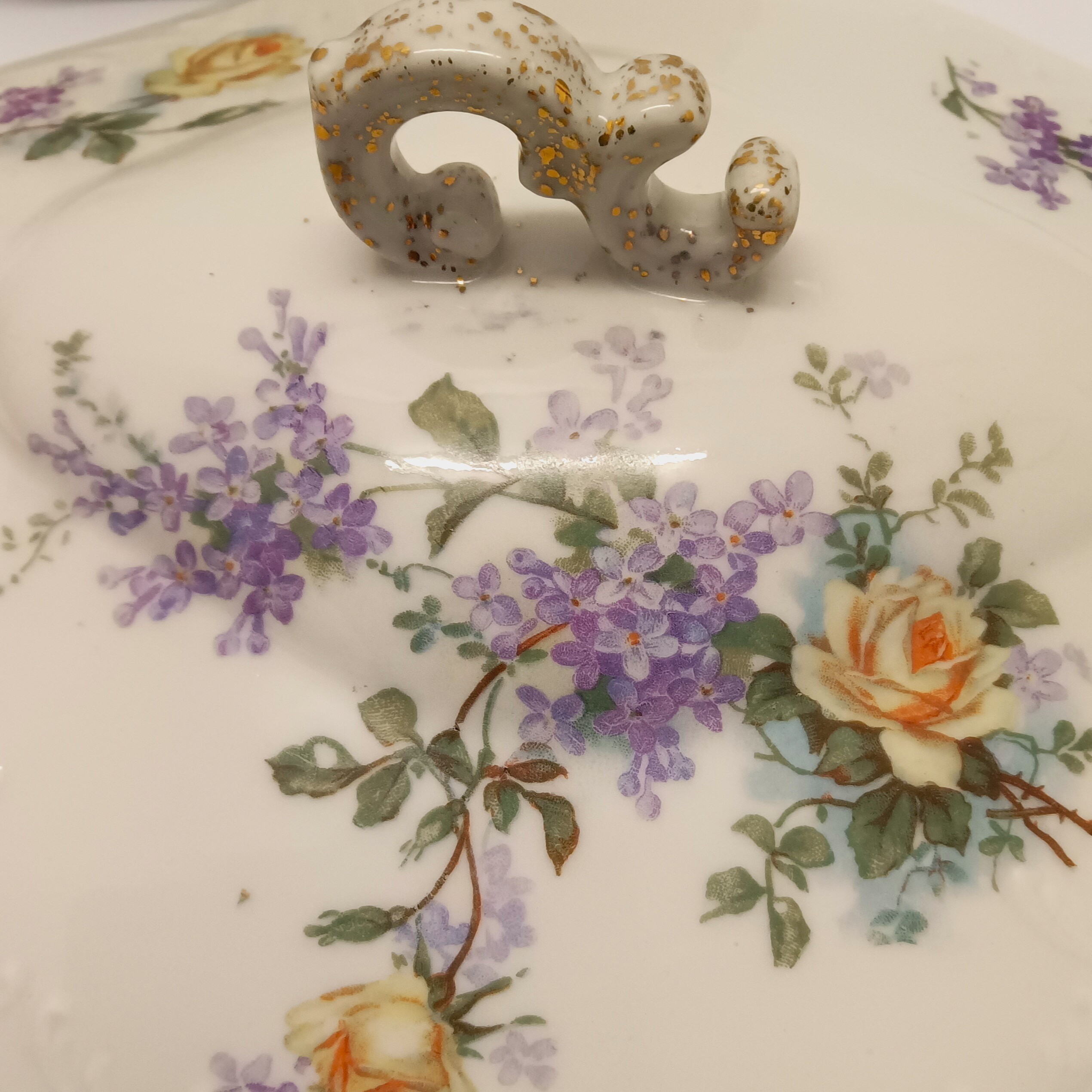 Voir photo 3 de 🌸 Lot de 2 plats anciens en faïence décor floral – soupière + plat coquille 🌸 Lot de 2 plats anciens en faïence décor floral – soupière + plat coquille reconditionné photo 3