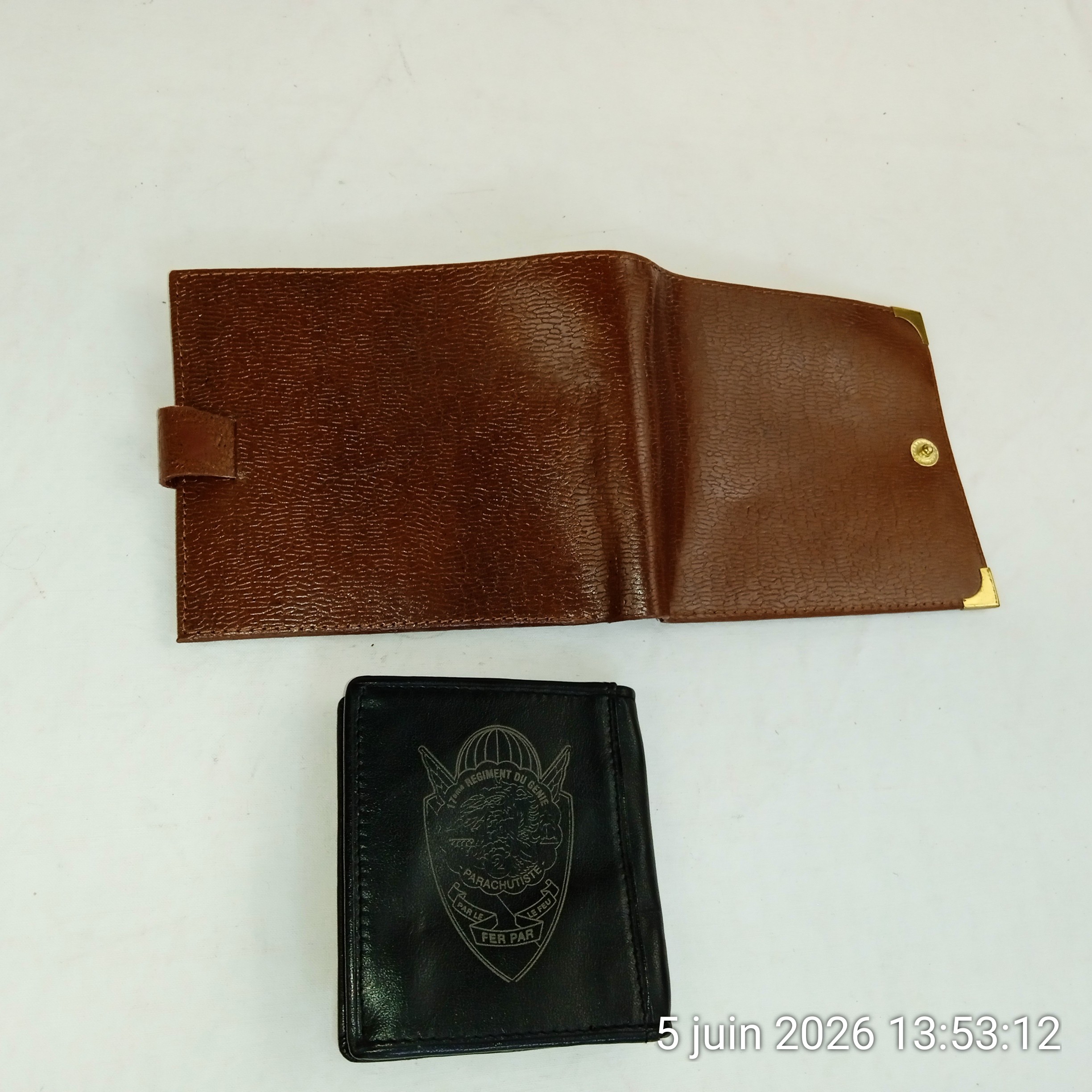Voir photo 3 de Lot de 2 Porte monnaie en cuir Golf Gerard Henon et croute cuir véritable Lot de 2 Porte monnaie en cuir Golf Gerard Henon et croute cuir véritable Très bon état reconditionné photo 3