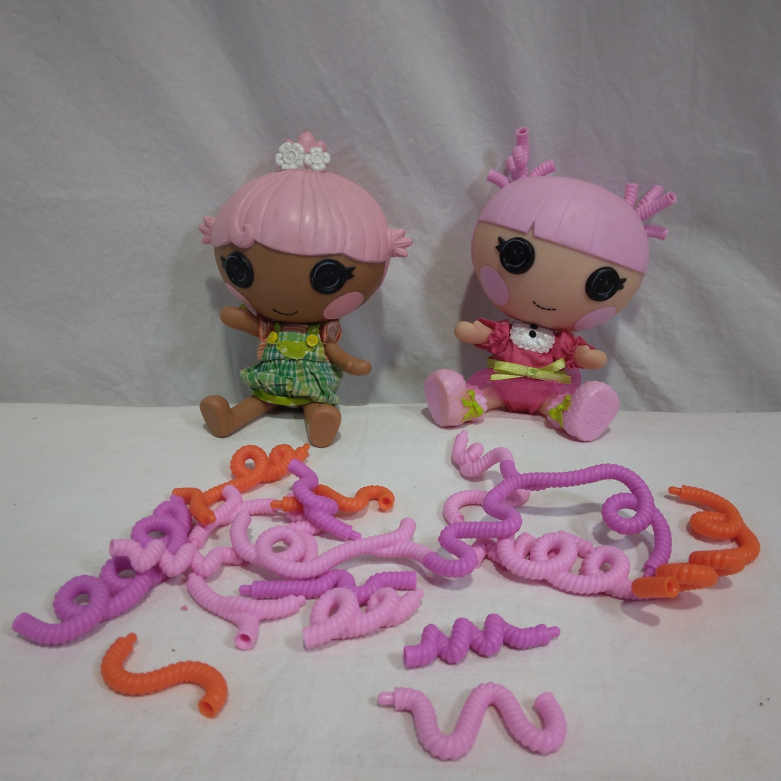 Voir photo 2 de Lot de 2 poupées Lalaloopsy, 18 cm Lot de 2 poupées Lalaloopsy, 18 cm Très bon état reconditionné photo 2