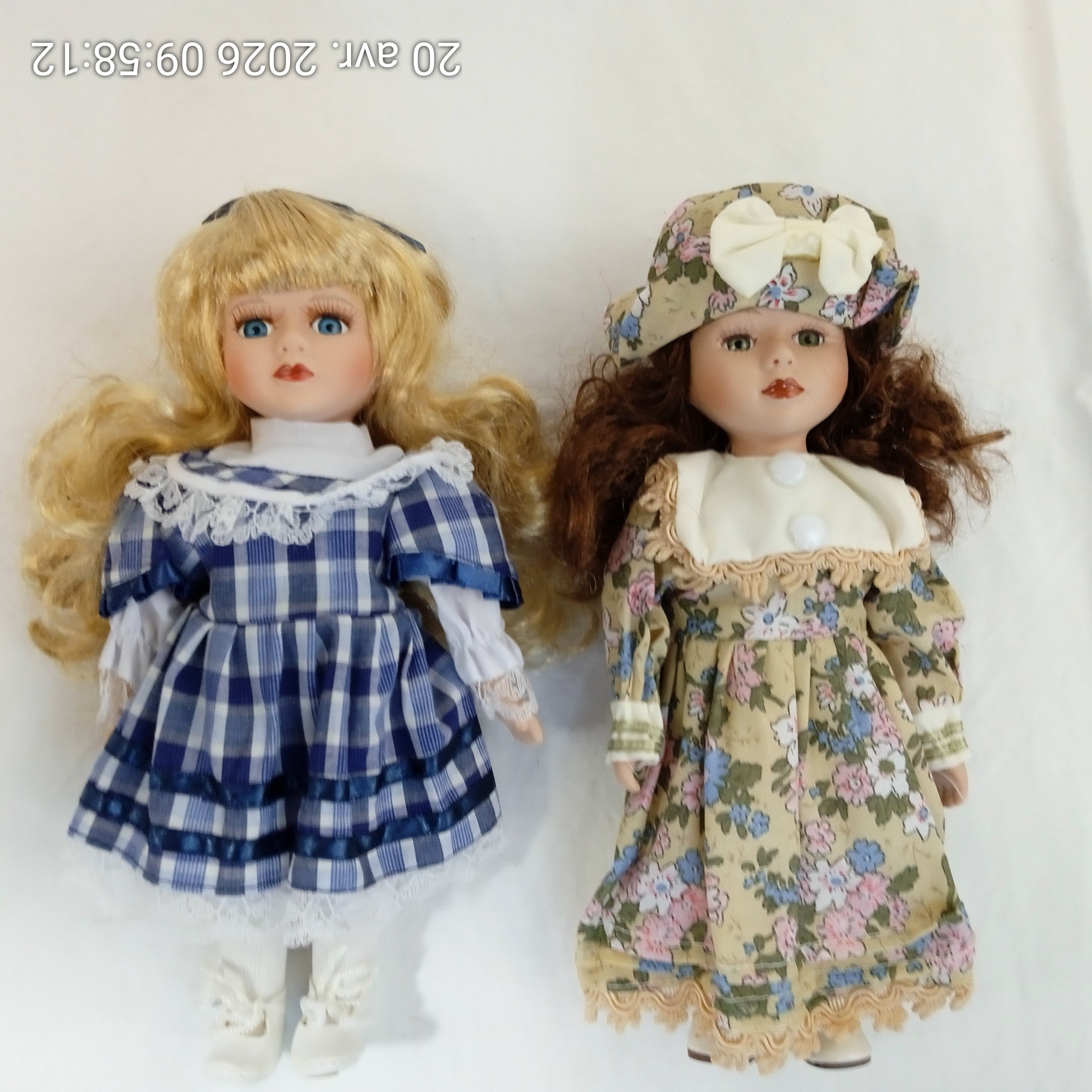Voir photo 5 de Lot de 2 Poupées porcelaines collection 24 cm Lot de 2 Poupées porcelaines collection 24 cm Parfait état reconditionné photo 5