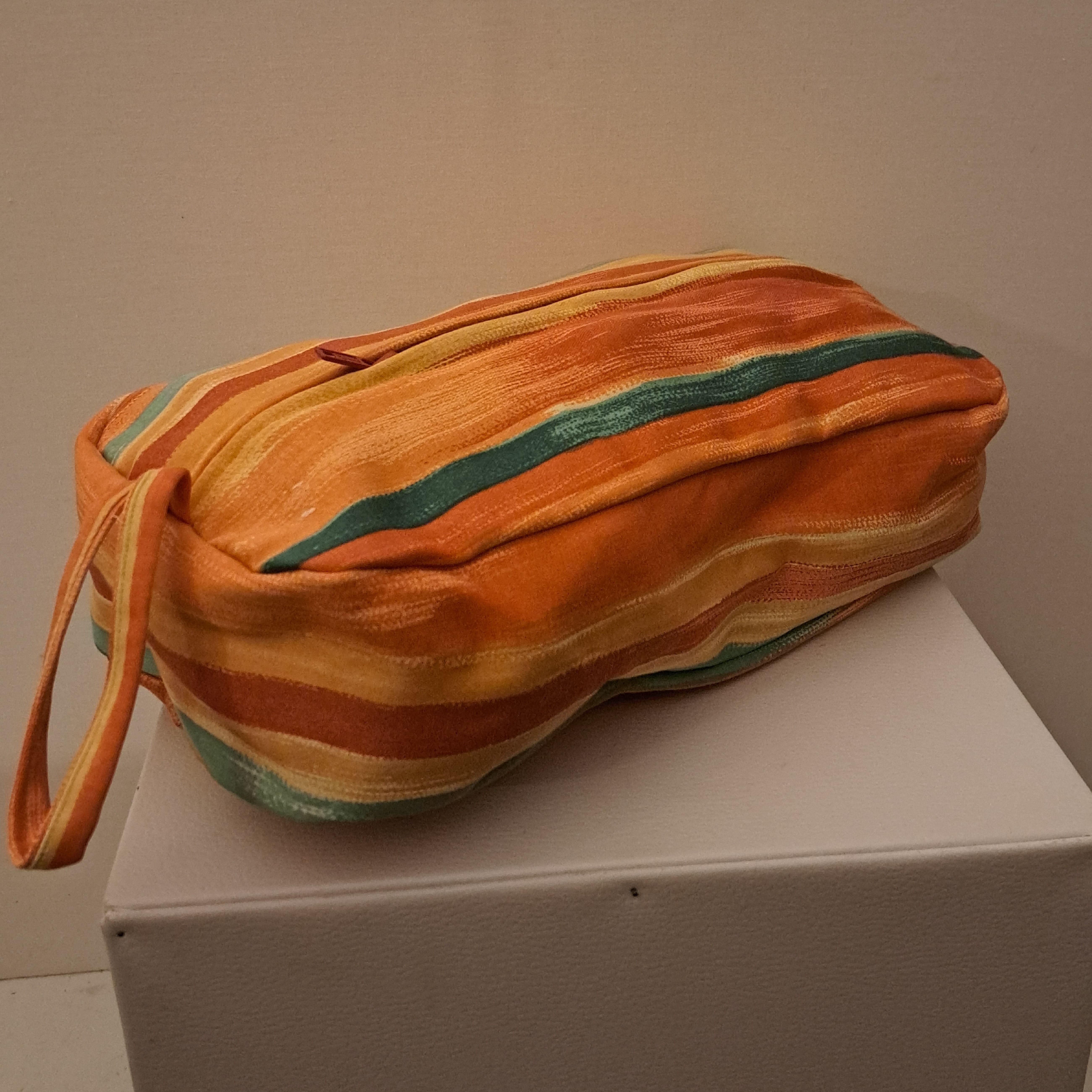 Voir photo 8 de Lot de 2 sacs à dos/ tote bag + 1 trousse - 100% matières recyclées - Etoffe Meuse Lot de 2 sacs à dos/ tote bag + 1 trousse - 100% matières recyclées - Etoffe Meuse Parfait état reconditionné photo 8