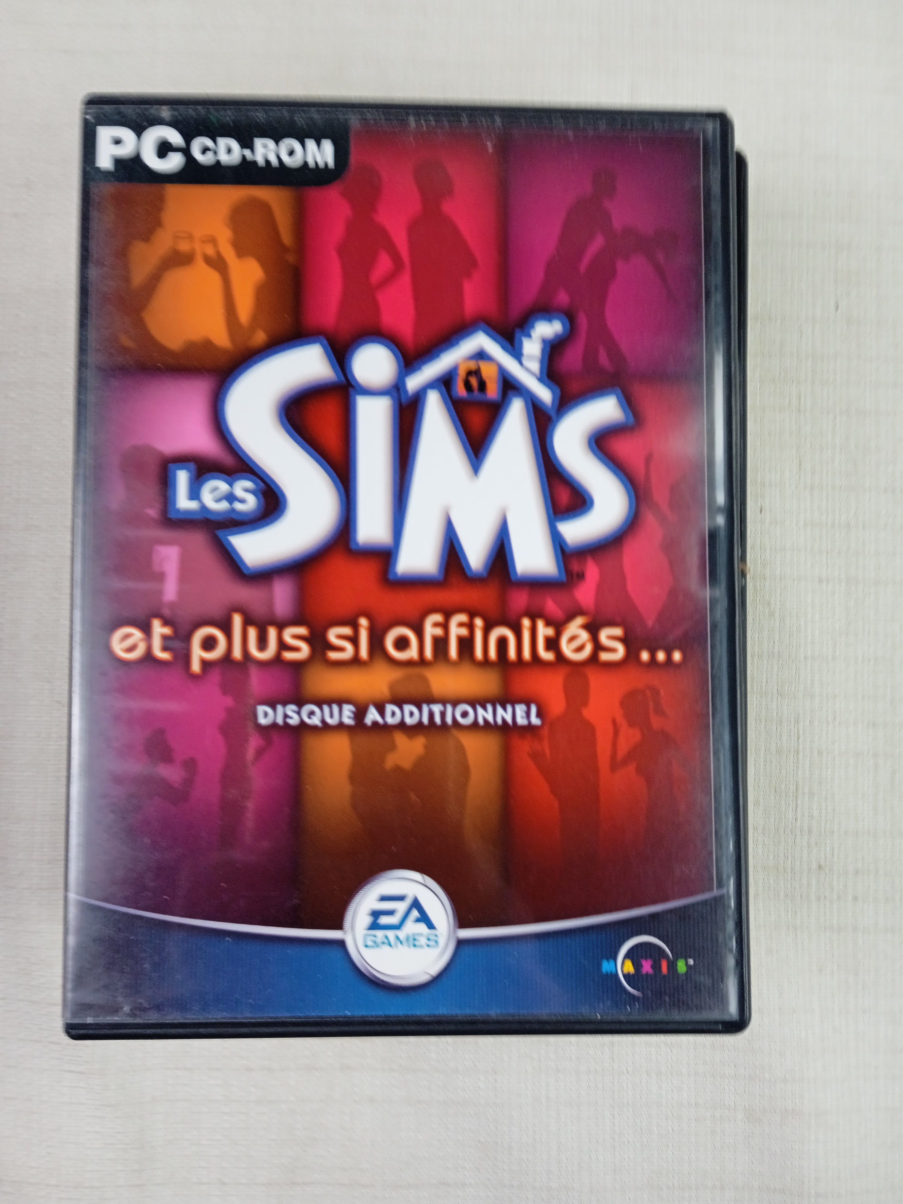 Voir photo 10 de Lot de 27 jeux PC DVD + un coffret essentiel de 9 jeux complets édition 2004/2005 (les sims, call of duty, Doom, Farcry, Halo, Farcry, .....), voir détail dans les photos Lot de 27 jeux PC DVD + un coffret essentiel de 9 jeux complets édition 2004/2005 (les sims, call of duty, Doom, Farcry, Halo, Farcry, .....), voir détail dans les photos Bon état reconditionné photo 10