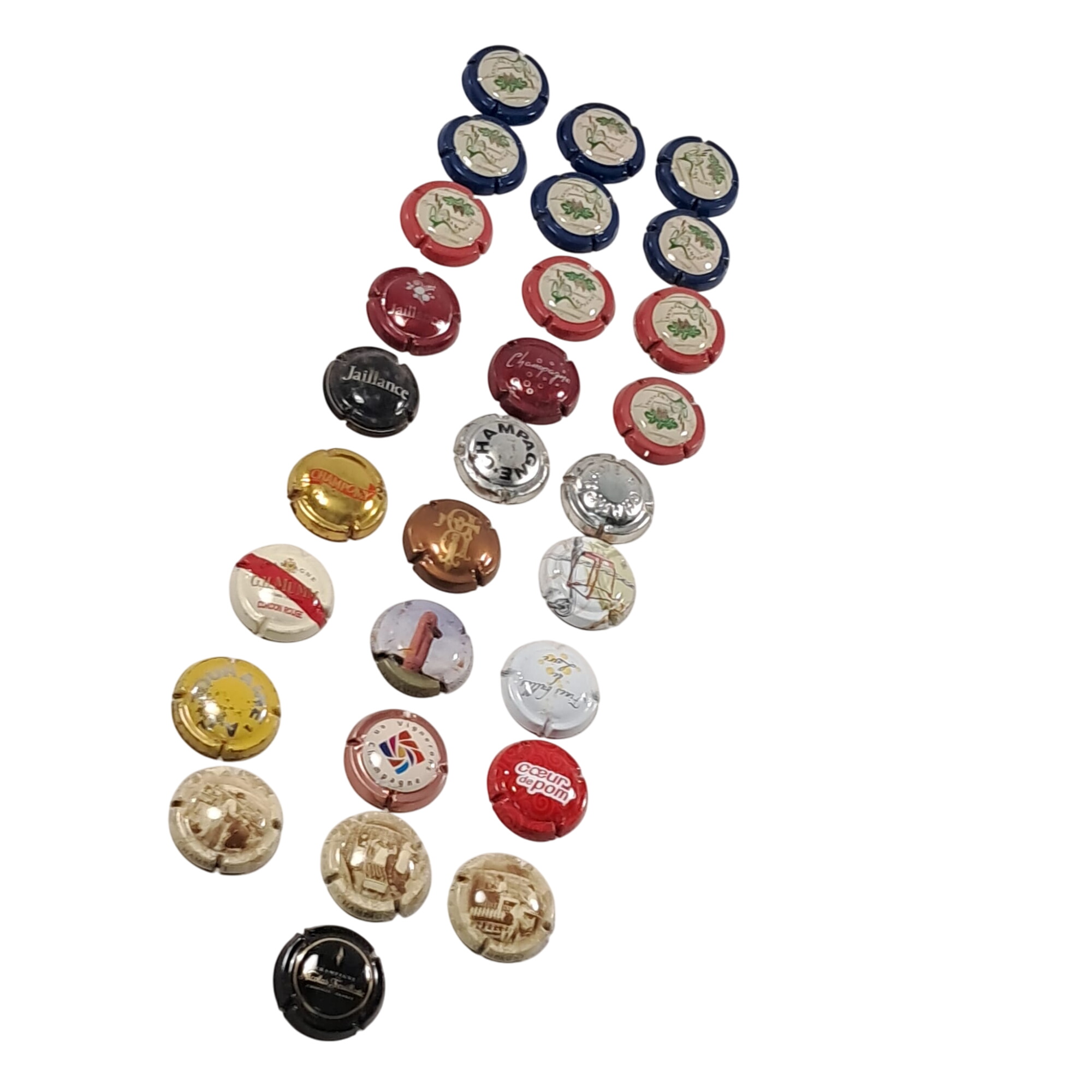 Acheter Lot de 28 capsules de champagne Bon état - 10,00 € Lot de 28 capsules de champagne Bon état reconditionné disponible sur Label Emmaüs