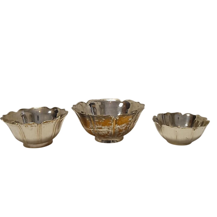 Acheter Lot de 3 coupelles en métal argenté Bon état - 10,00 € Lot de 3 coupelles en métal argenté Bon état reconditionné disponible sur Label Emmaüs