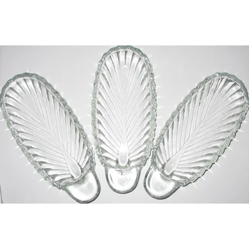 Lot De 3 Coupelles Pour Apéritif En Verre Forme Feuille Bon état - 14,95 € Lot De 3 Coupelles Pour Apéritif En Verre Forme Feuille Bon état reconditionné disponible sur Rakuten