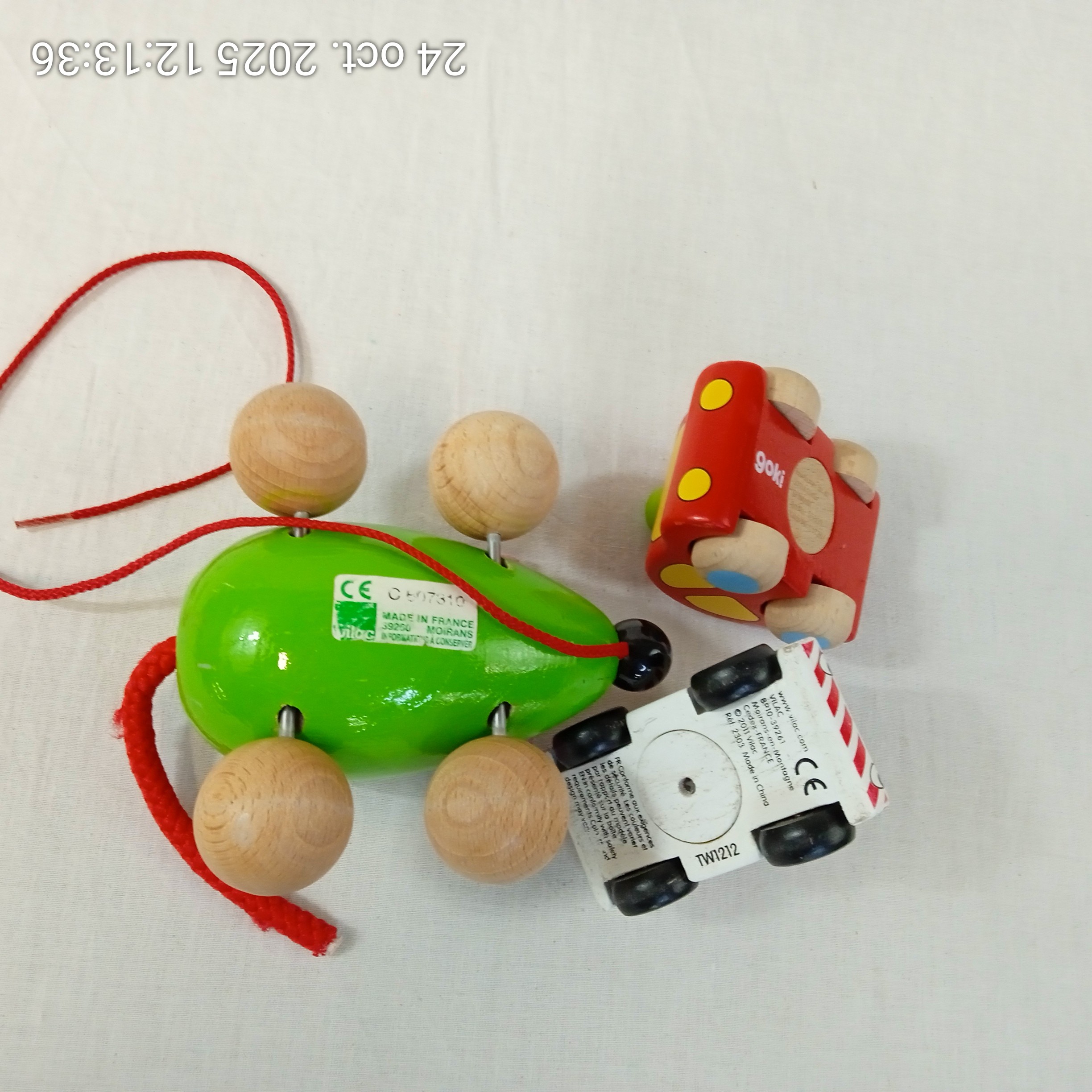 Voir photo 3 de Lot de 3 jouets coloré à tirer en bois Lot de 3 jouets coloré à tirer en bois Très bon état reconditionné photo 3