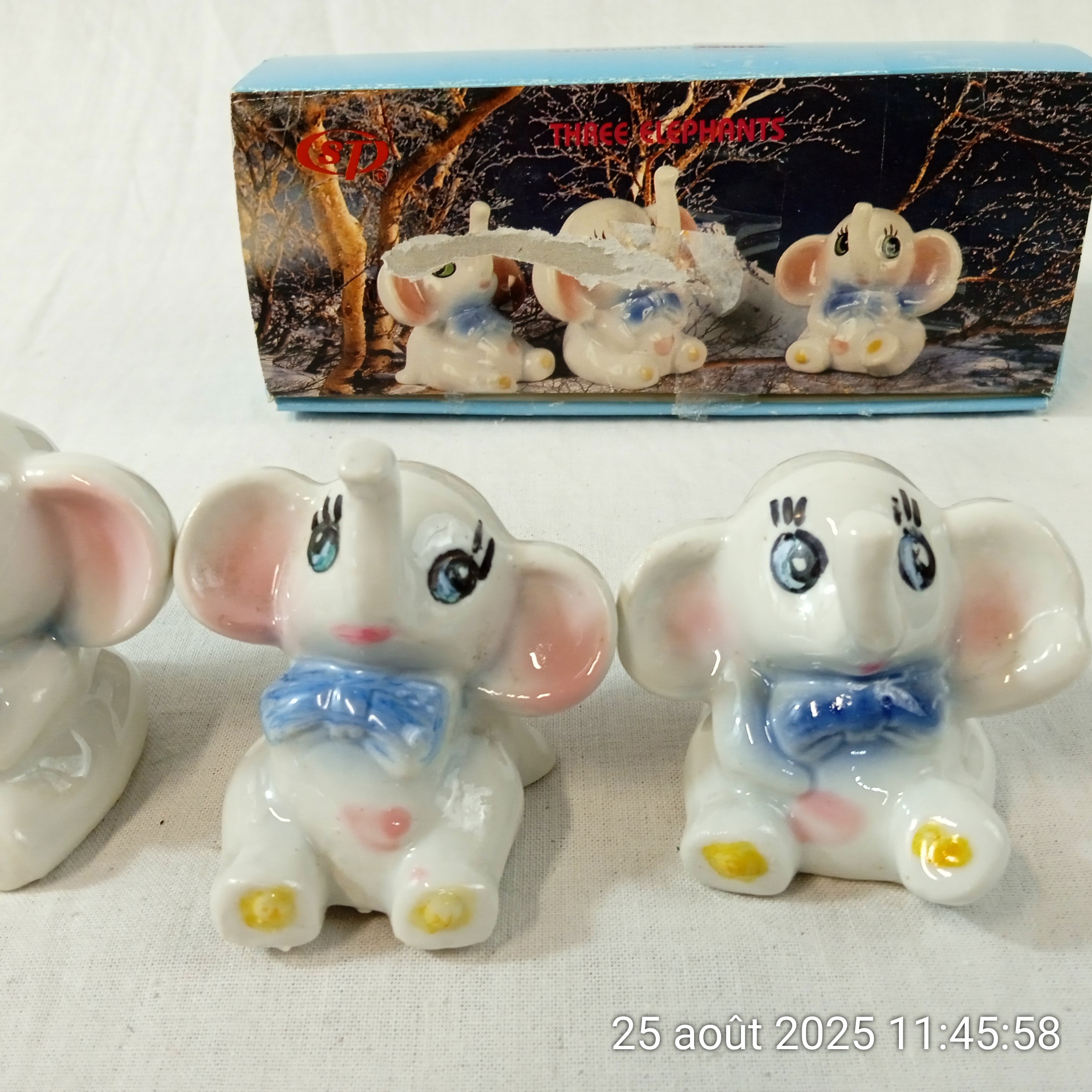 Voir photo 2 de Lot de 3 petits éléphants céramique neufs collection Lot de 3 petits éléphants céramique neufs collection Parfait état reconditionné photo 2