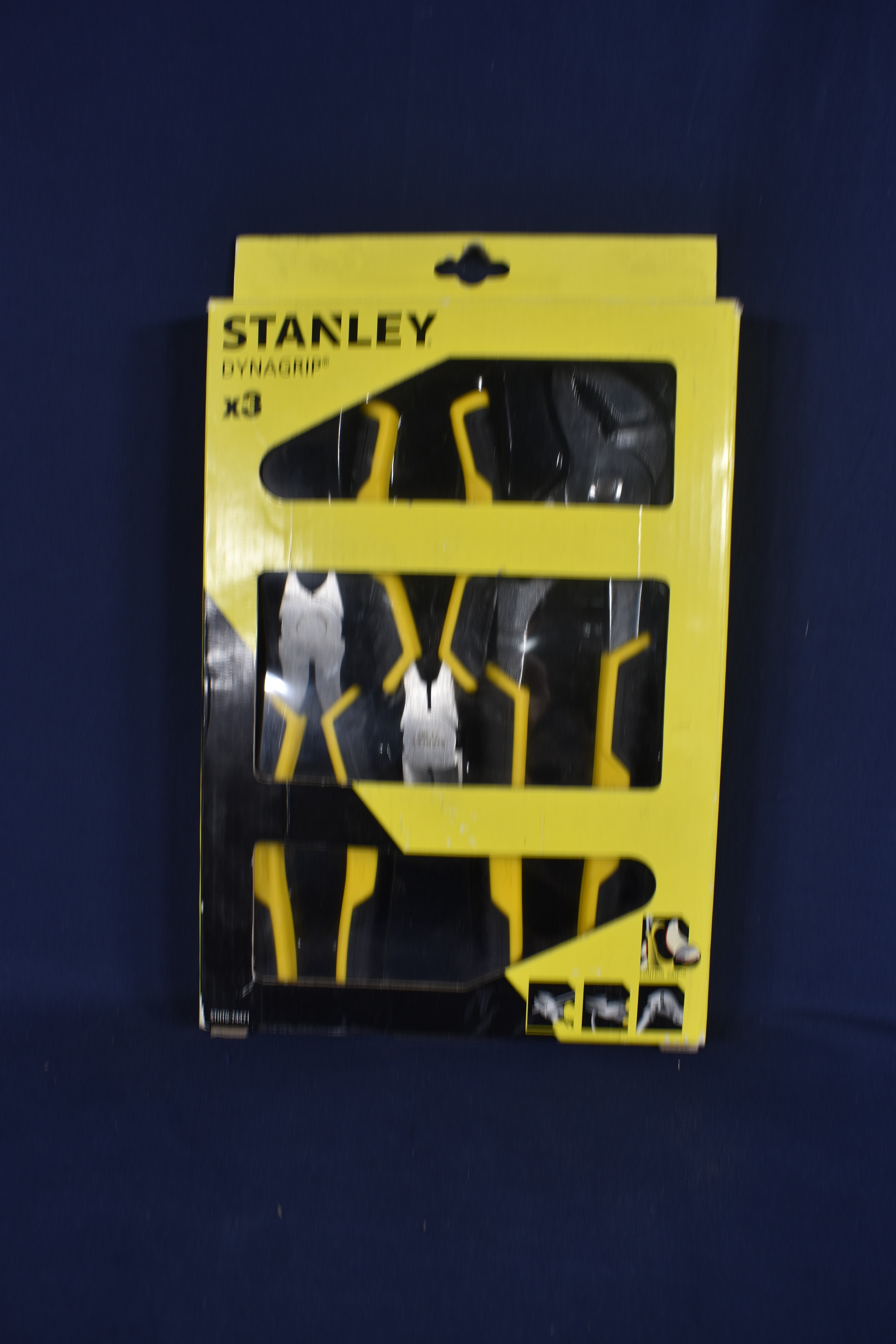 Voir photo 2 de Lot de 3 pinces STANLEY, longueur 28, largeur 20 & hauteur 3 cm. Lot de 3 pinces STANLEY, longueur 28, largeur 20 & hauteur 3 cm. Parfait état reconditionné photo 2