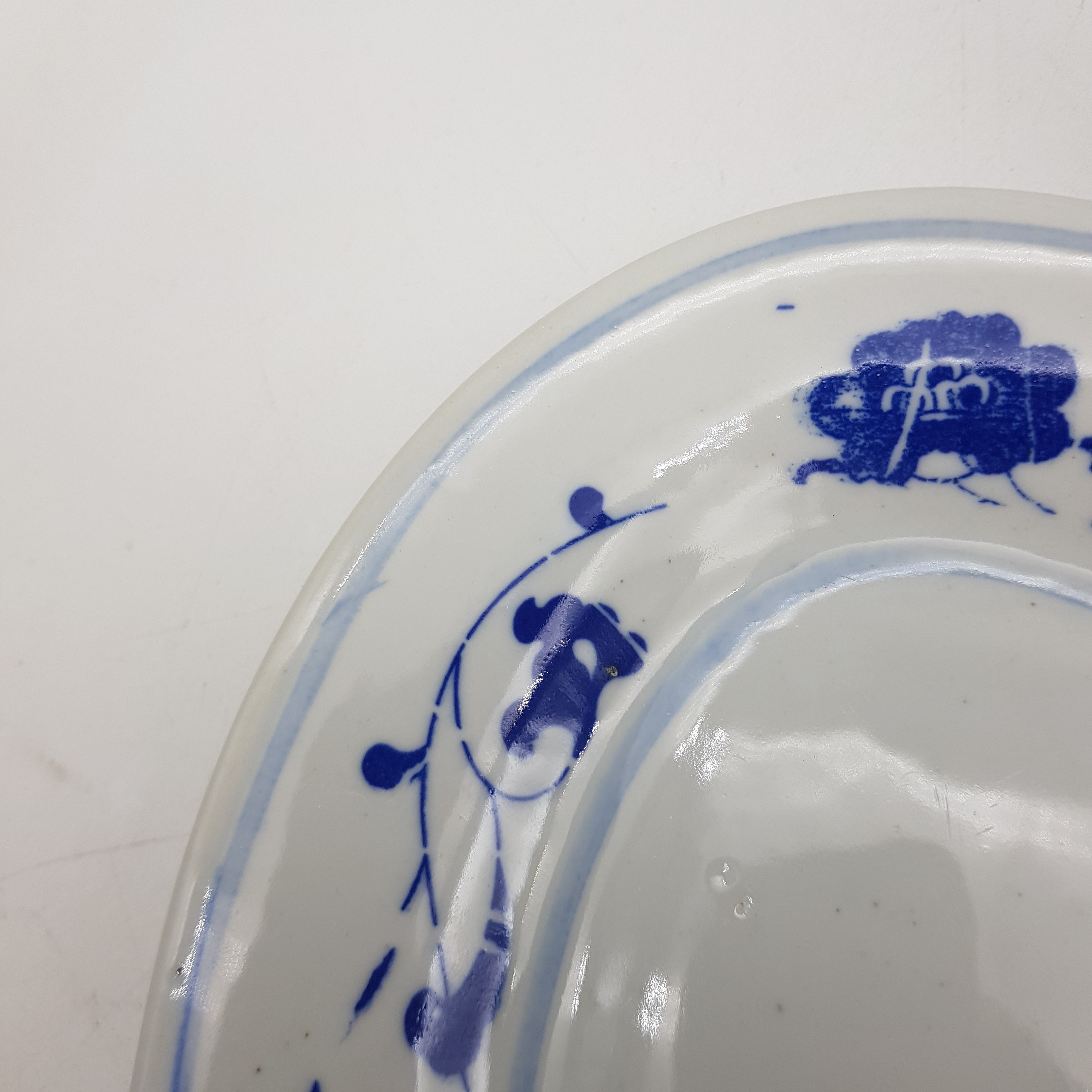 Voir photo 4 de Lot de 3 plats ovale en porcelaine chinoise - Décor floral bleu Lot de 3 plats ovale en porcelaine chinoise - Décor floral bleu Bon état reconditionné photo 4