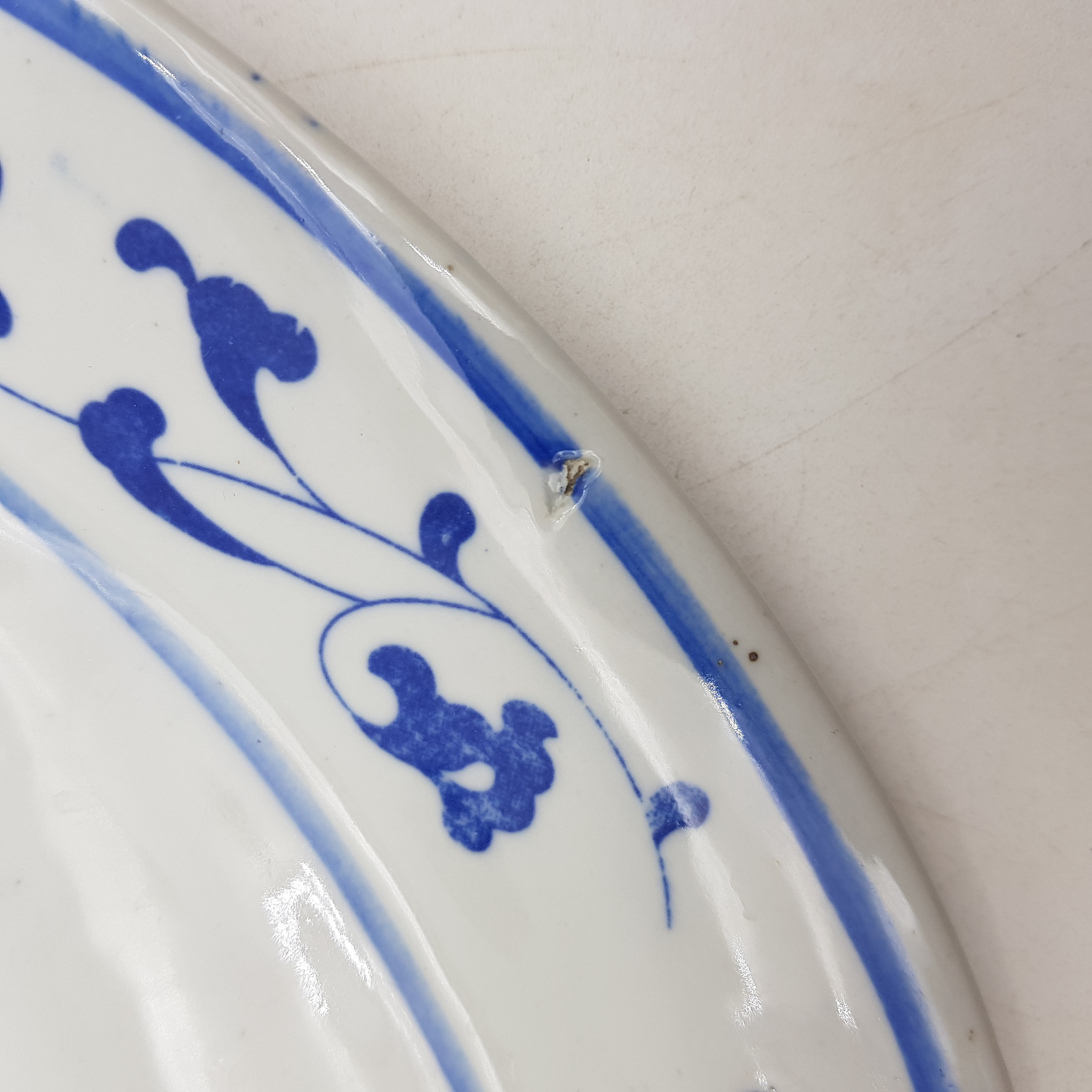 Voir photo 5 de Lot de 3 plats ovale en porcelaine chinoise - Décor floral bleu Lot de 3 plats ovale en porcelaine chinoise - Décor floral bleu Bon état reconditionné photo 5