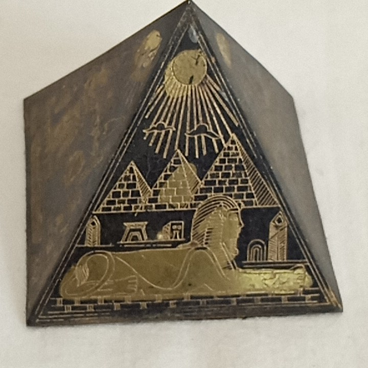 Voir photo 3 de Lot de 3 pyramides d'Égypte Lot de 3 pyramides d'Égypte Bon état reconditionné photo 3