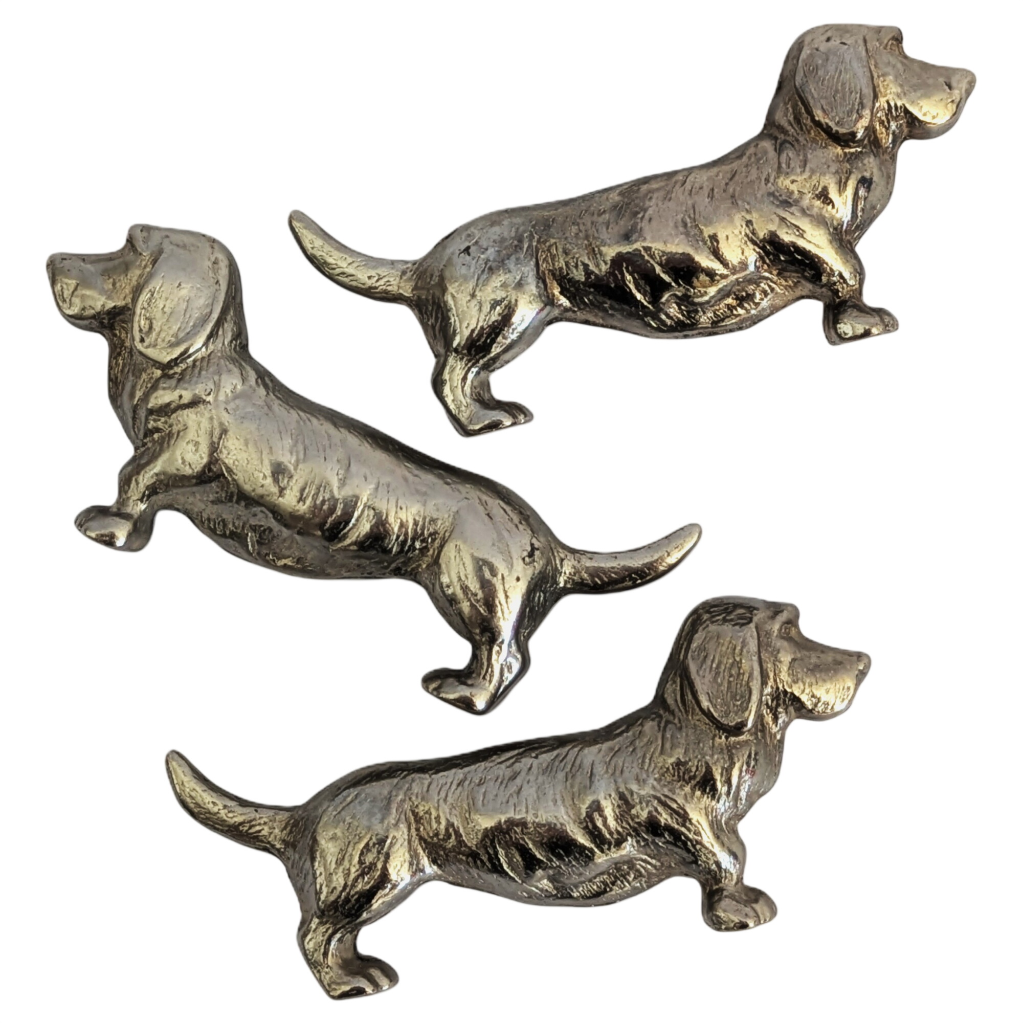 🐕 Lot de 3 repose‑couteaux teckels - Métal argenté - Super état - 25,20 € 🐕 Lot de 3 repose‑couteaux teckels - Métal argenté - Super état reconditionné disponible sur Label Emmaüs