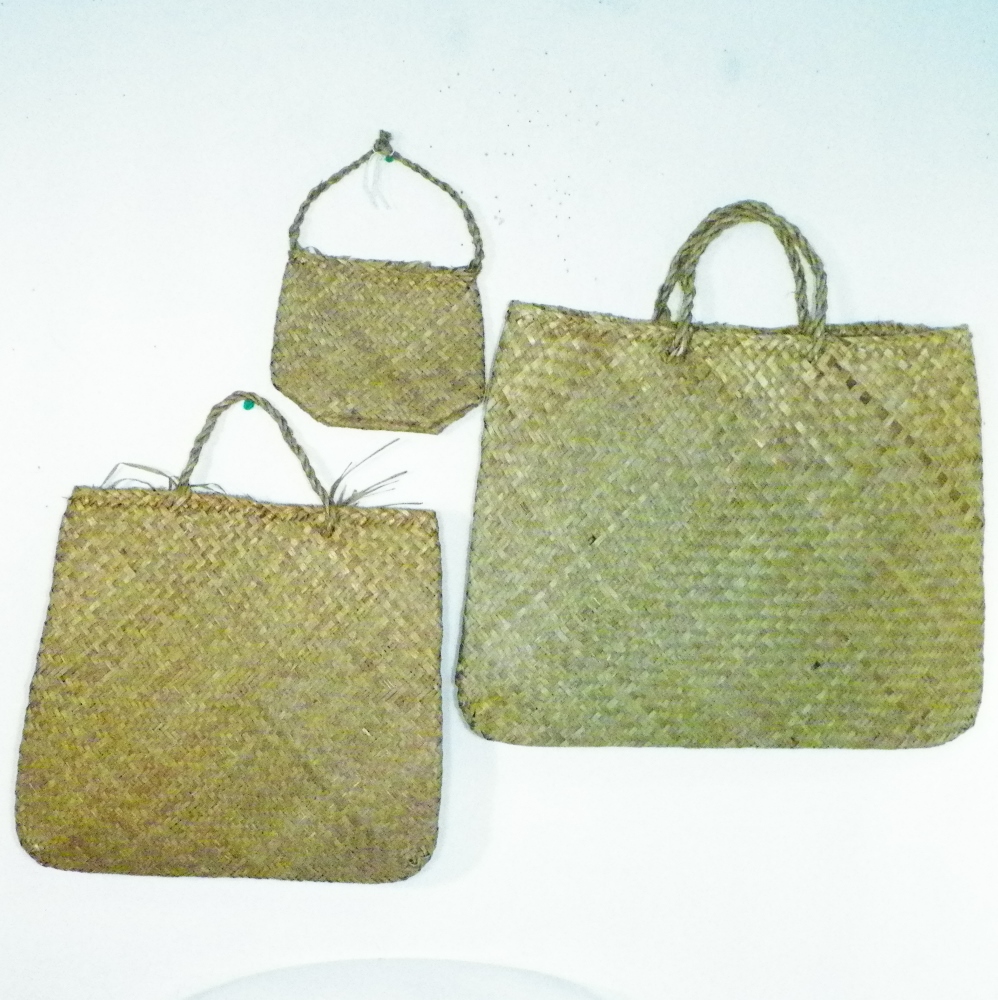 Voir photo 2 de Lot de 3 Sacs à Main Femme Beige. Lot de 3 Sacs à Main Femme Beige. Bon état reconditionné photo 2