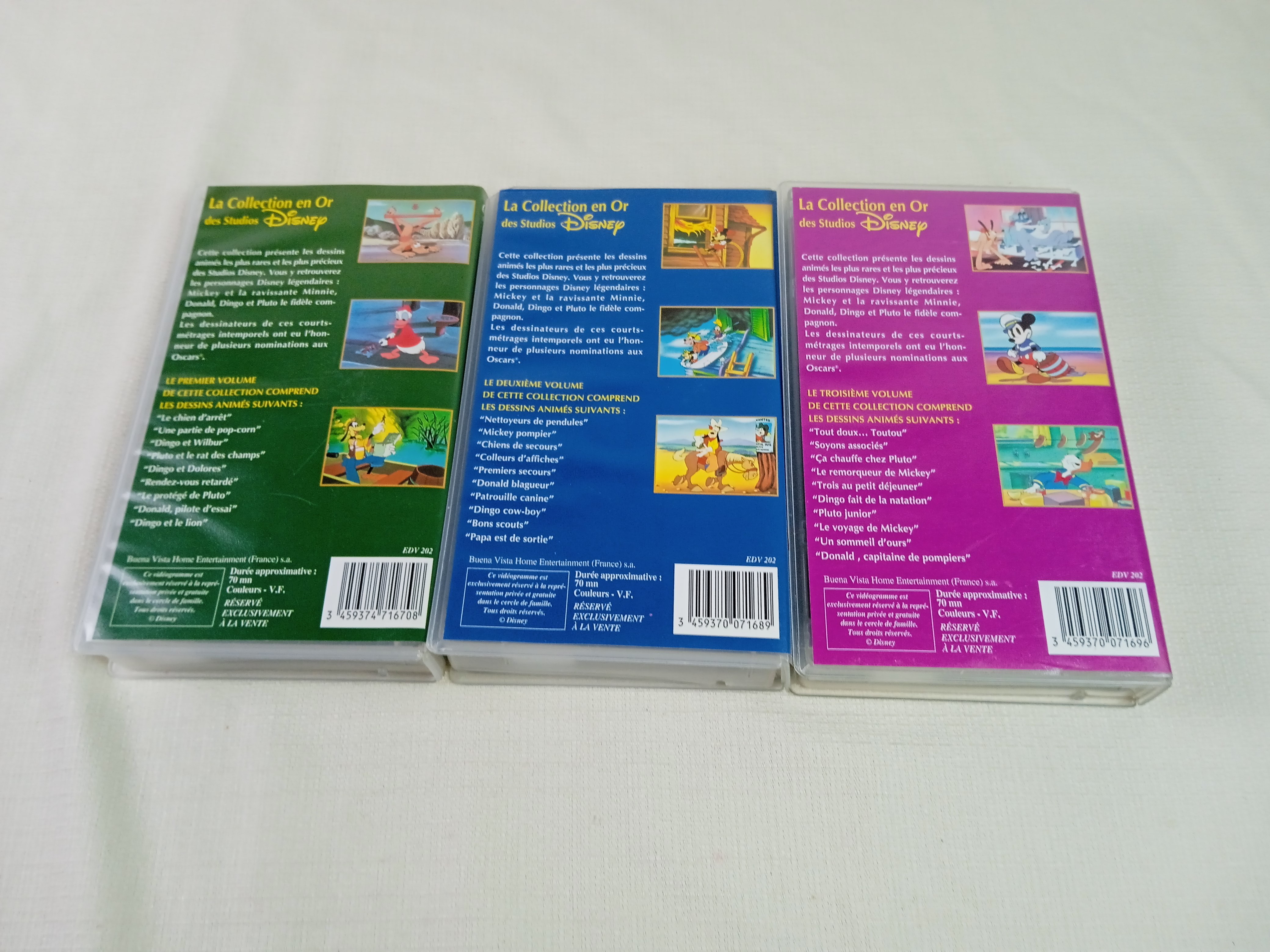 Voir photo 3 de Lot de 3 VHS de la Collection en Or des Studios Disney, Volume 1, 2 et 3 Lot de 3 VHS de la Collection en Or des Studios Disney, Volume 1, 2 et 3 Bon état reconditionné photo 3