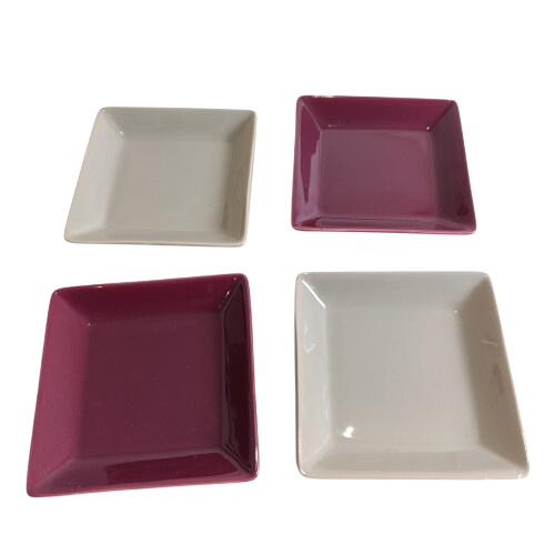 Lot de 4 assiettes à desserts Bon état - 10,00 € Lot de 4 assiettes à desserts Bon état reconditionné disponible sur Label Emmaüs
