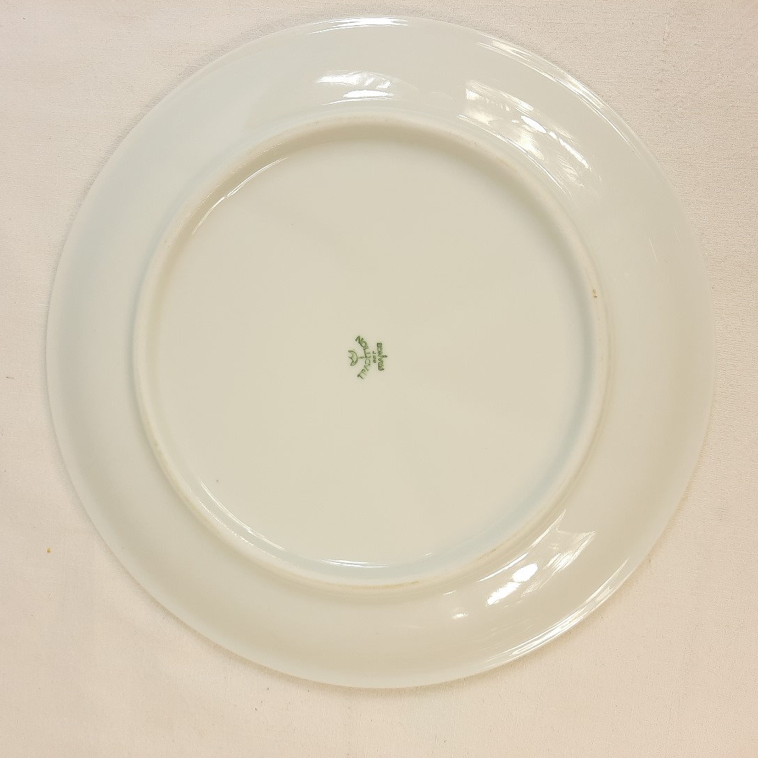 Voir photo 3 de LOT de 4 assiettes à fondue ou à hors d'œuvre en faïence vernissée blanche. LOT de 4 assiettes à fondue ou à hors d'œuvre en faïence vernissée blanche. reconditionné photo 3
