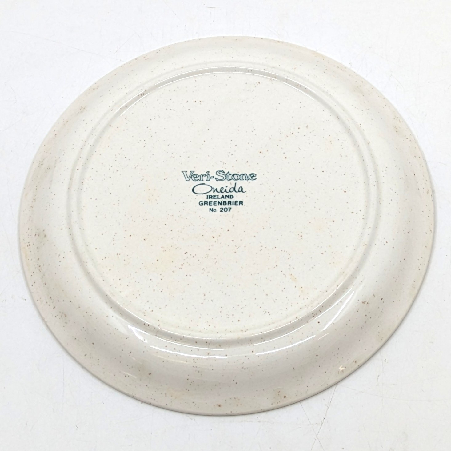 Voir photo 4 de Lot de 4 assiettes Oneida Veri‑Stone Greenbrier n°207 Ø 19.5 cm Lot de 4 assiettes Oneida Veri‑Stone Greenbrier n°207 Ø 19.5 cm Bon état reconditionné photo 4