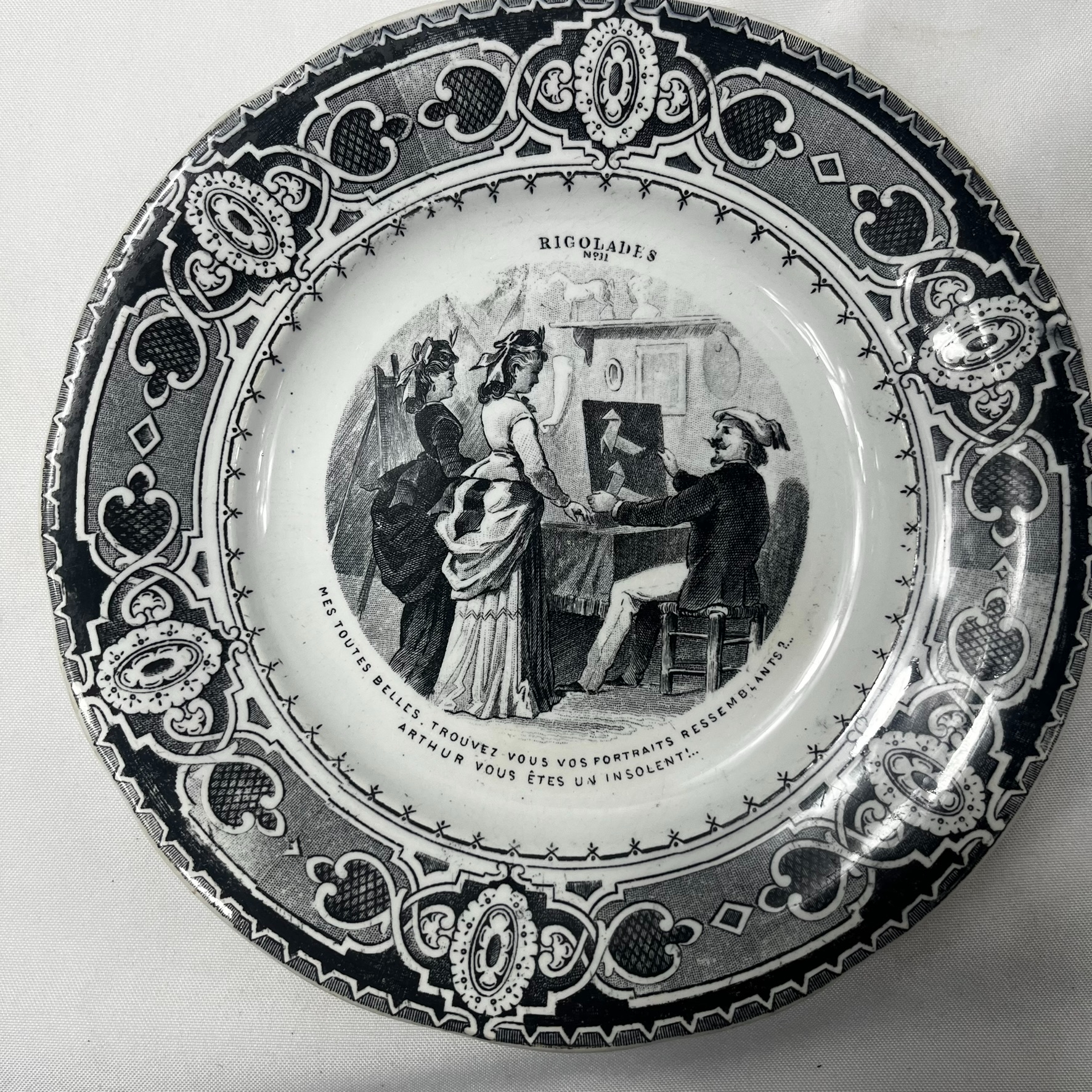 Voir photo 2 de Lot de 4 assiettes parlantes en faïence . 2 bleues série plaisirs du ménage et 2 noires série rigolage Lot de 4 assiettes parlantes en faïence . 2 bleues série plaisirs du ménage et 2 noires série rigolage Très bon état reconditionné photo 2