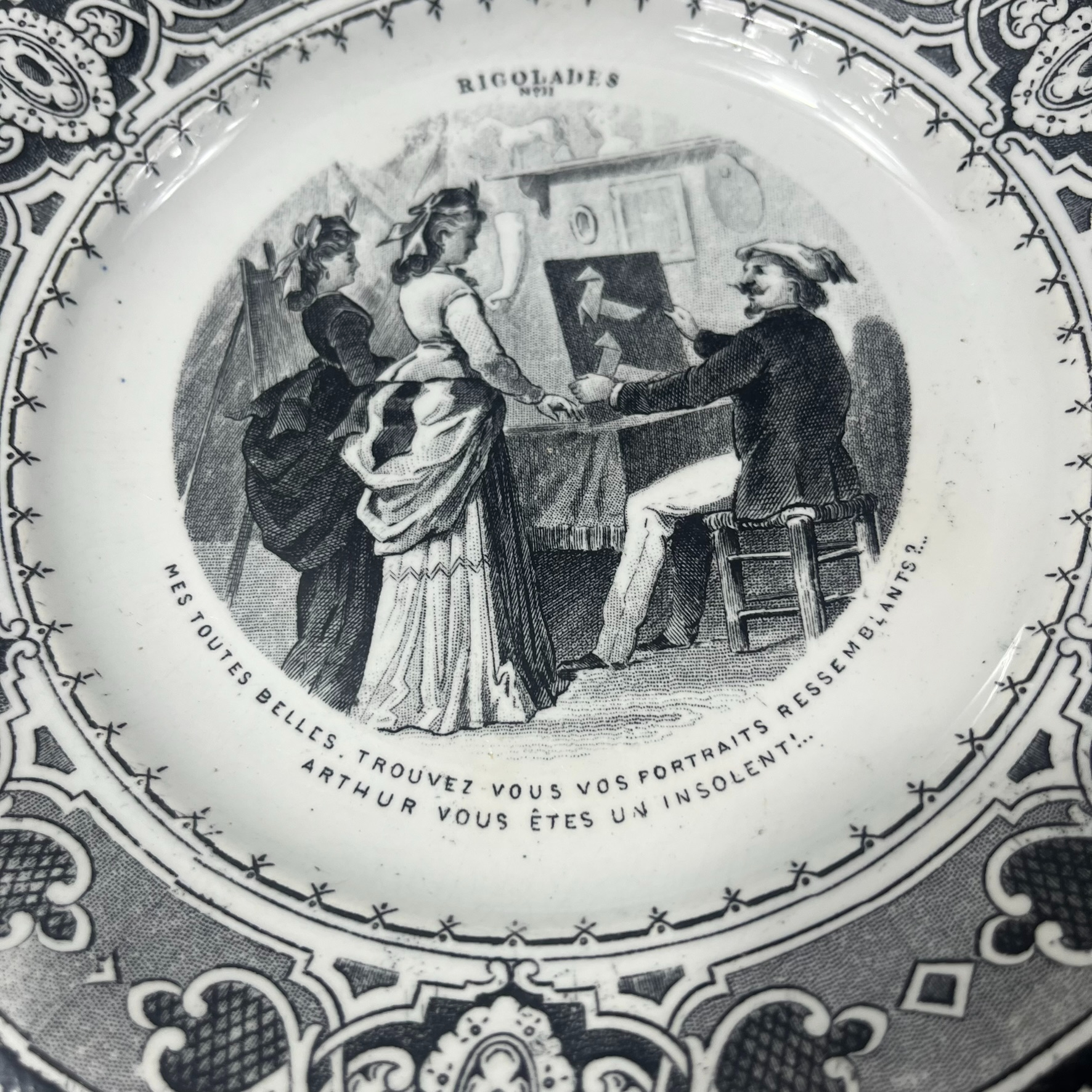 Voir photo 3 de Lot de 4 assiettes parlantes en faïence . 2 bleues série plaisirs du ménage et 2 noires série rigolage Lot de 4 assiettes parlantes en faïence . 2 bleues série plaisirs du ménage et 2 noires série rigolage Très bon état reconditionné photo 3